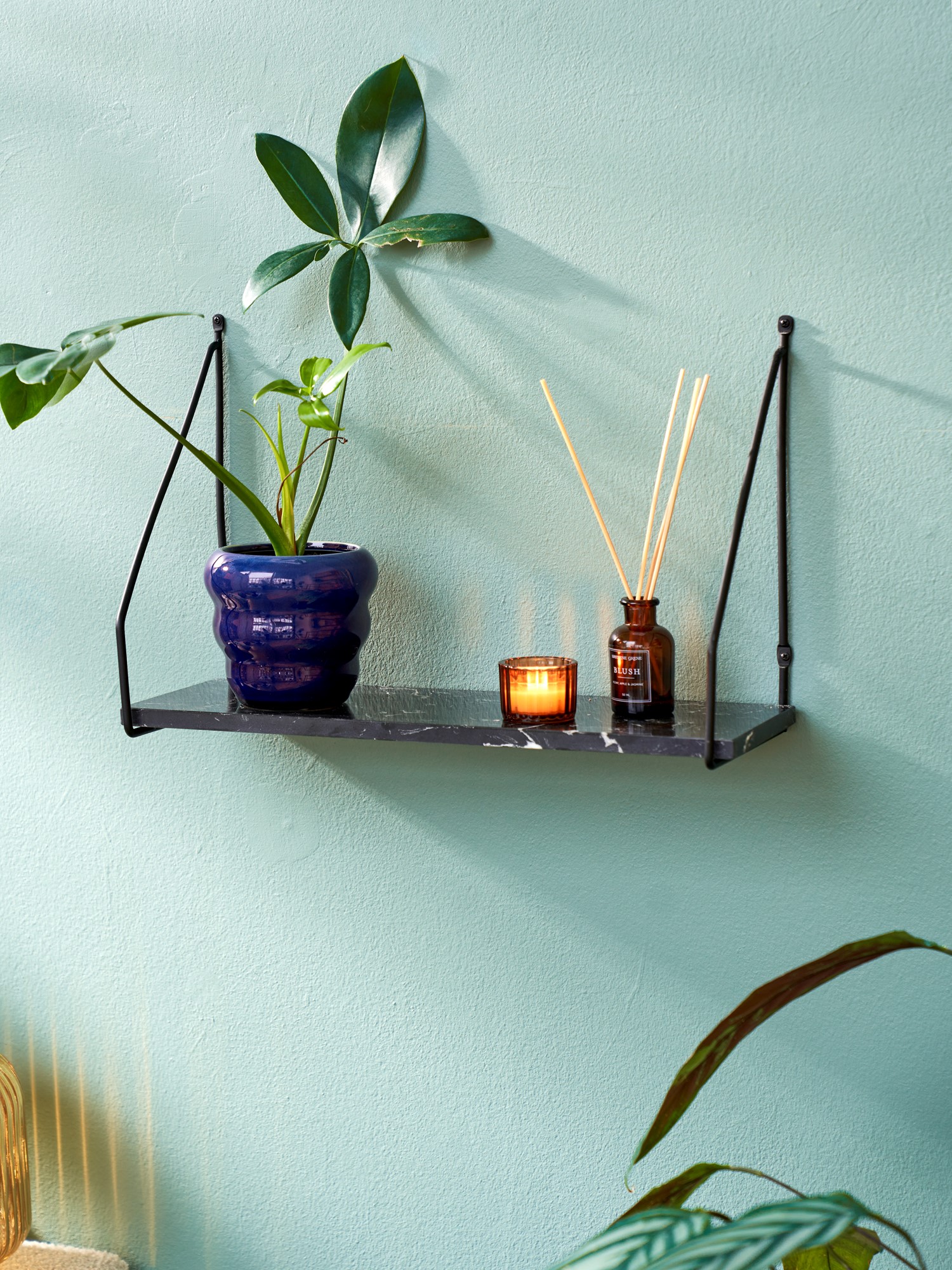 Wall shelf