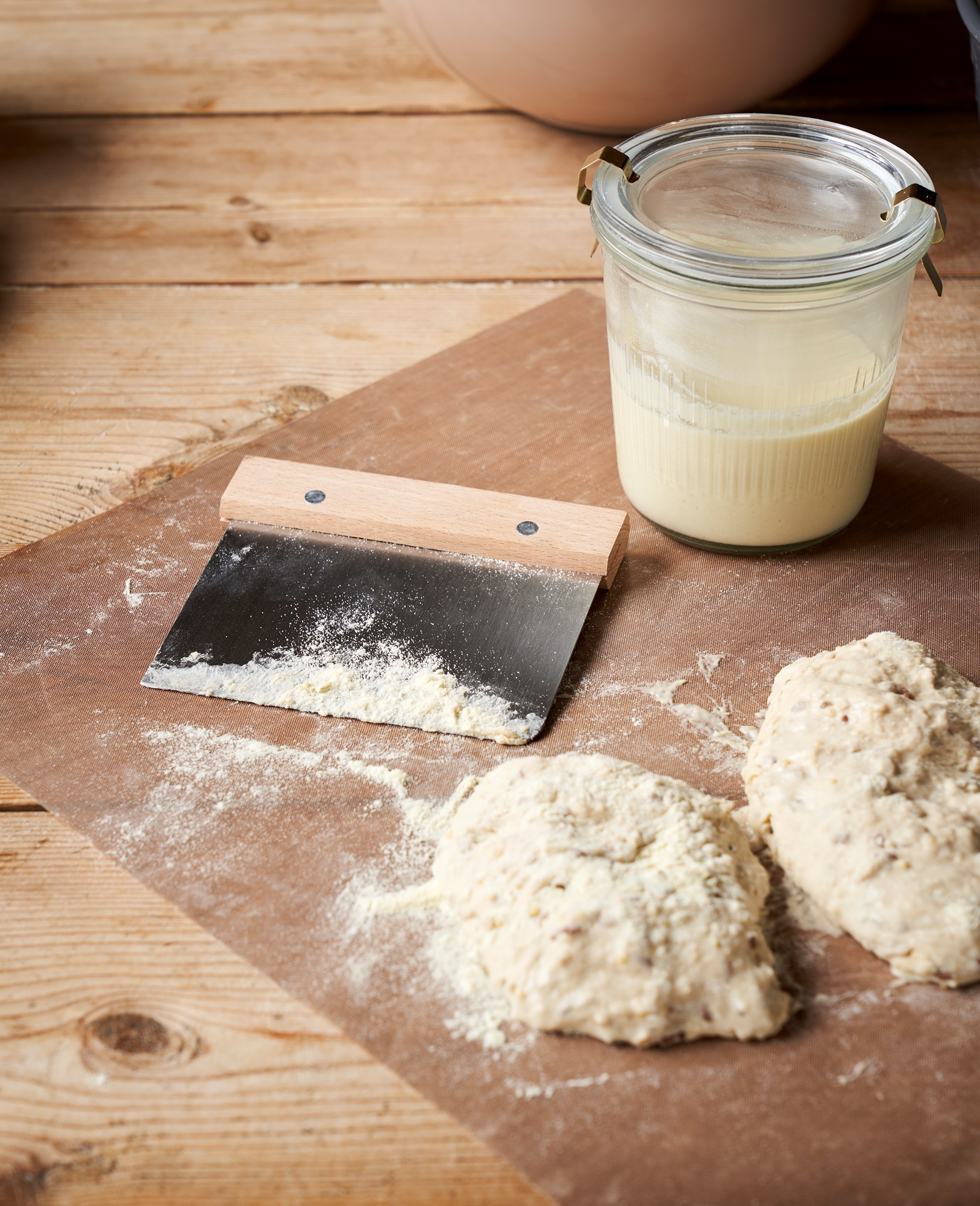 Dough cutter