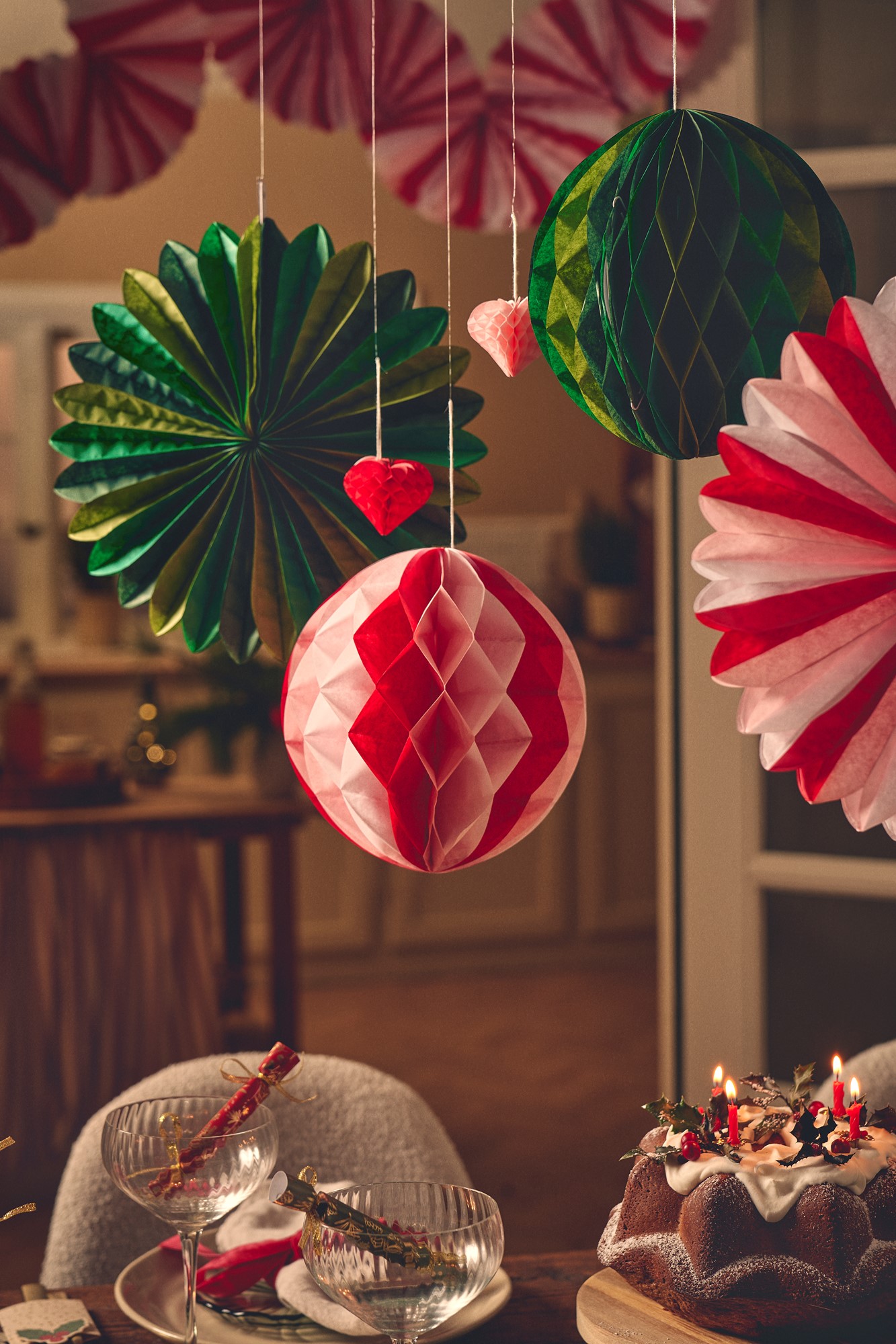 Honeycomb pompoms