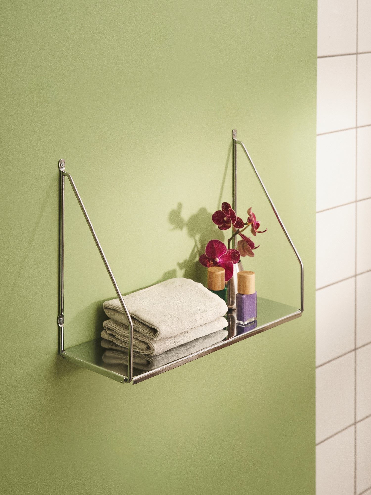 Wall shelf