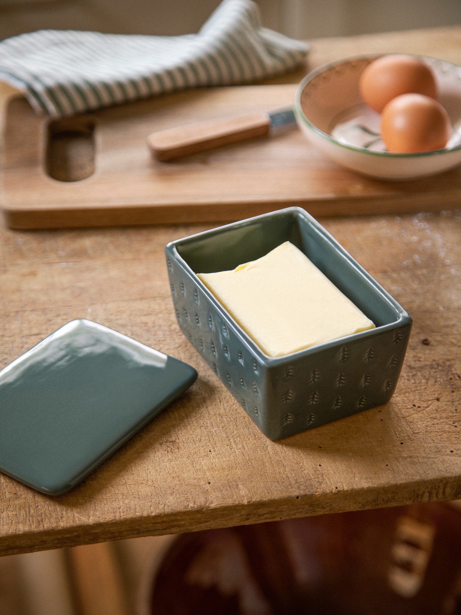 Butter dish
