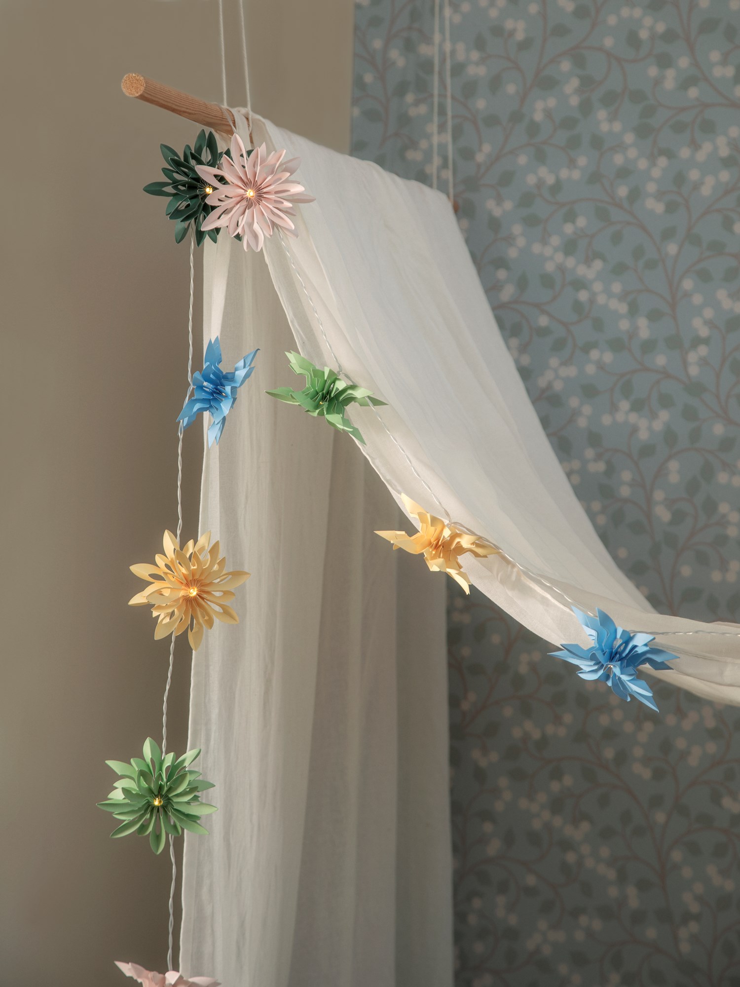 LED flower garland