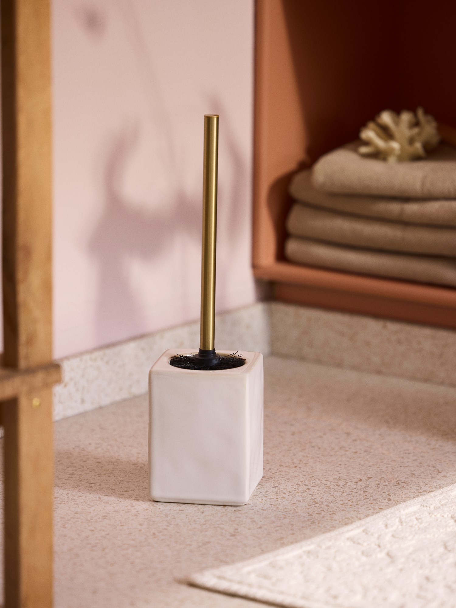 Toilet brush