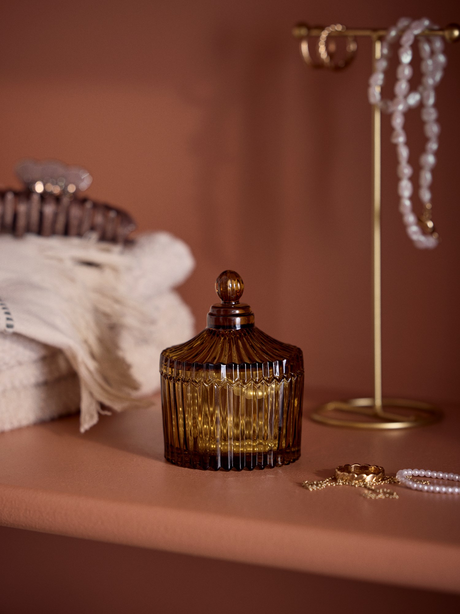 Decorative jar with lid