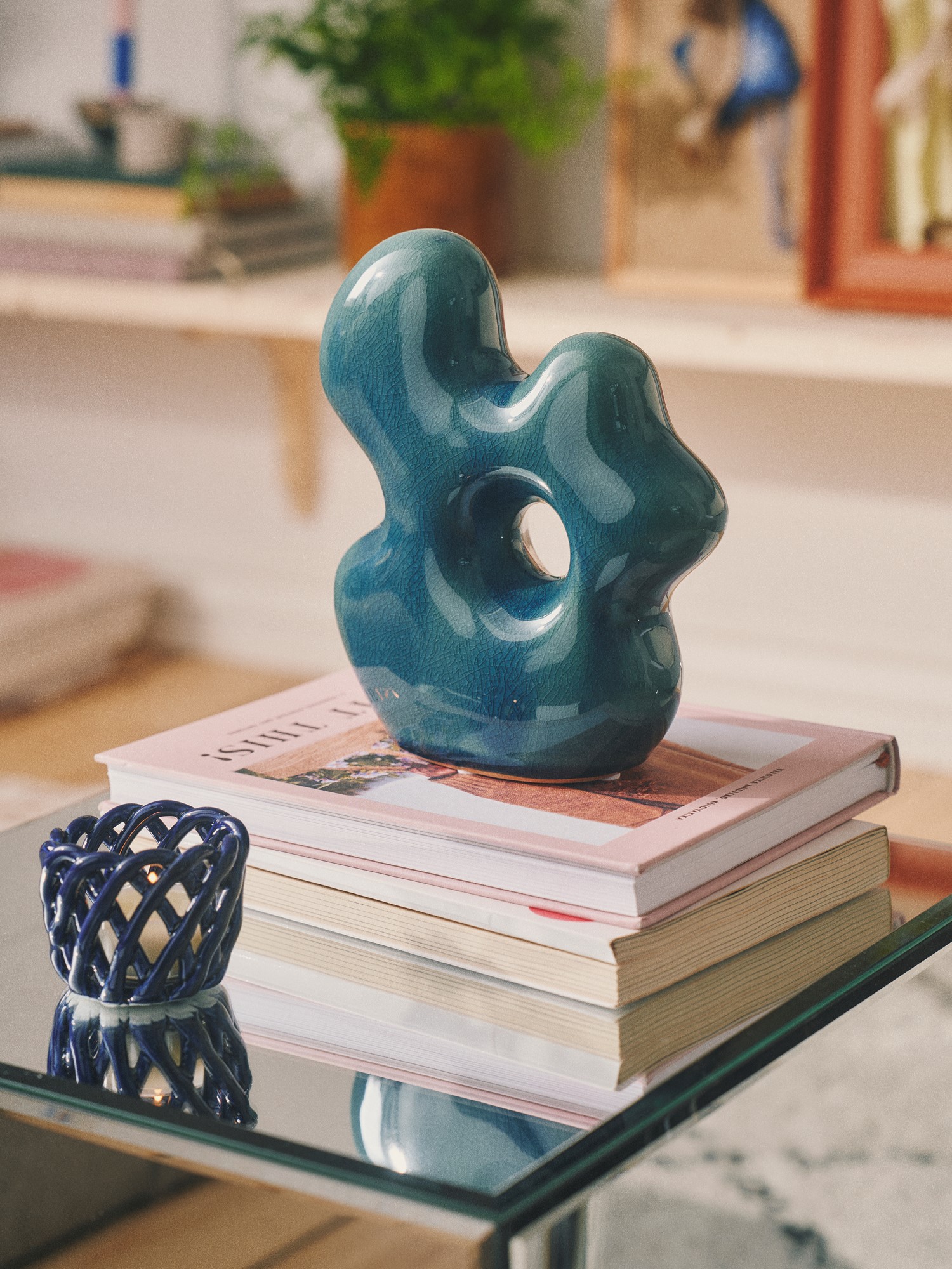 Decorative figurine
