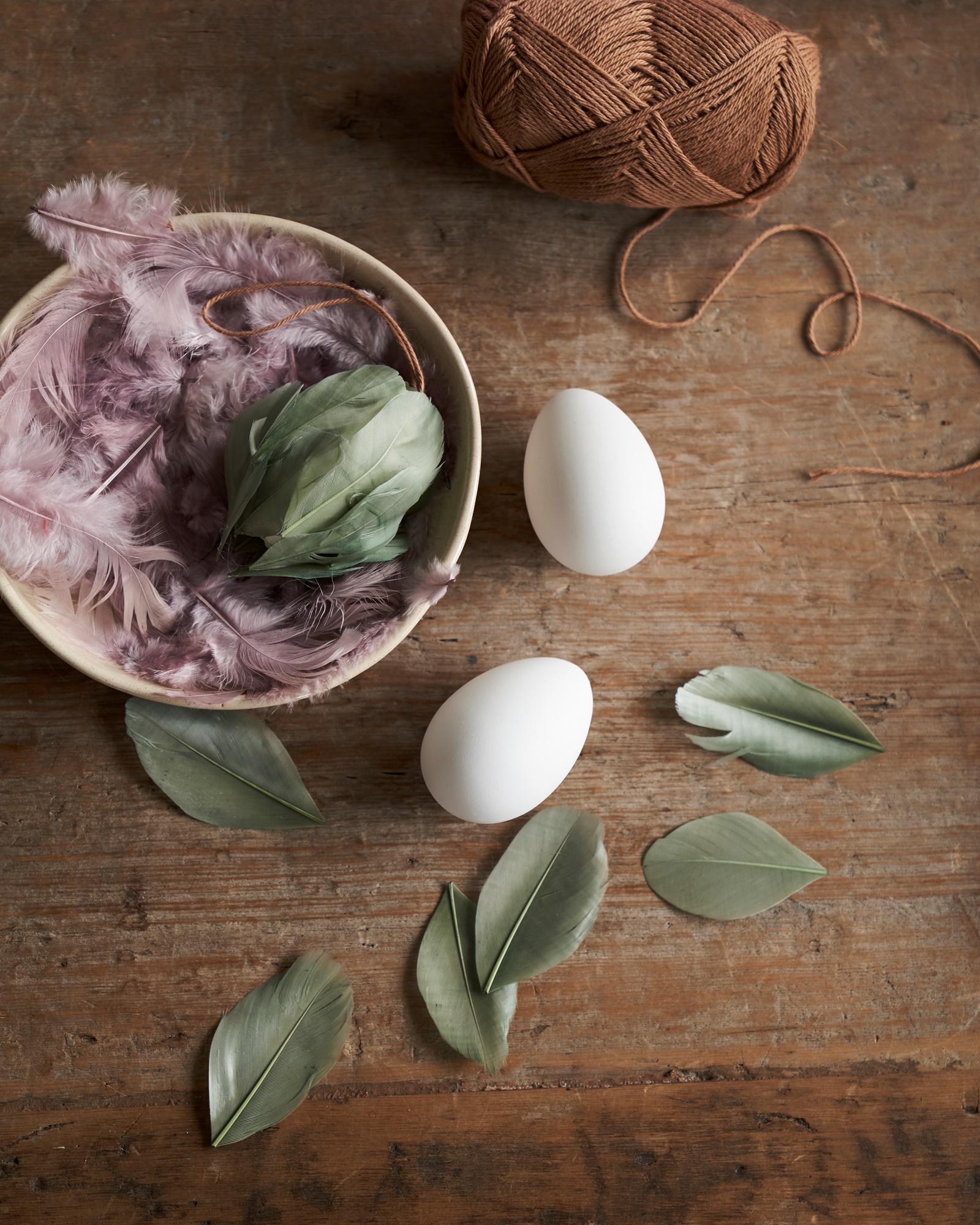 DIY decorative eggs