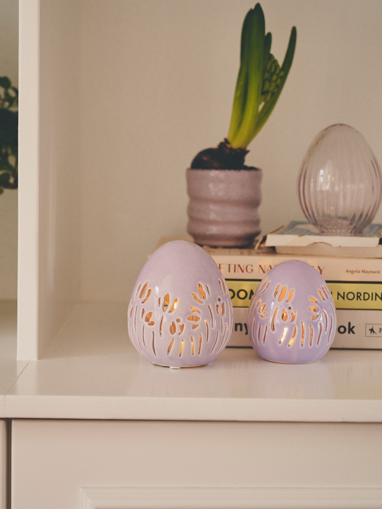 Egg with LED