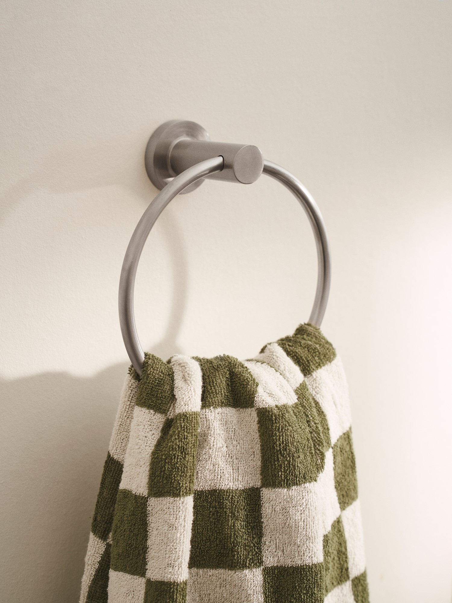 Towel ring