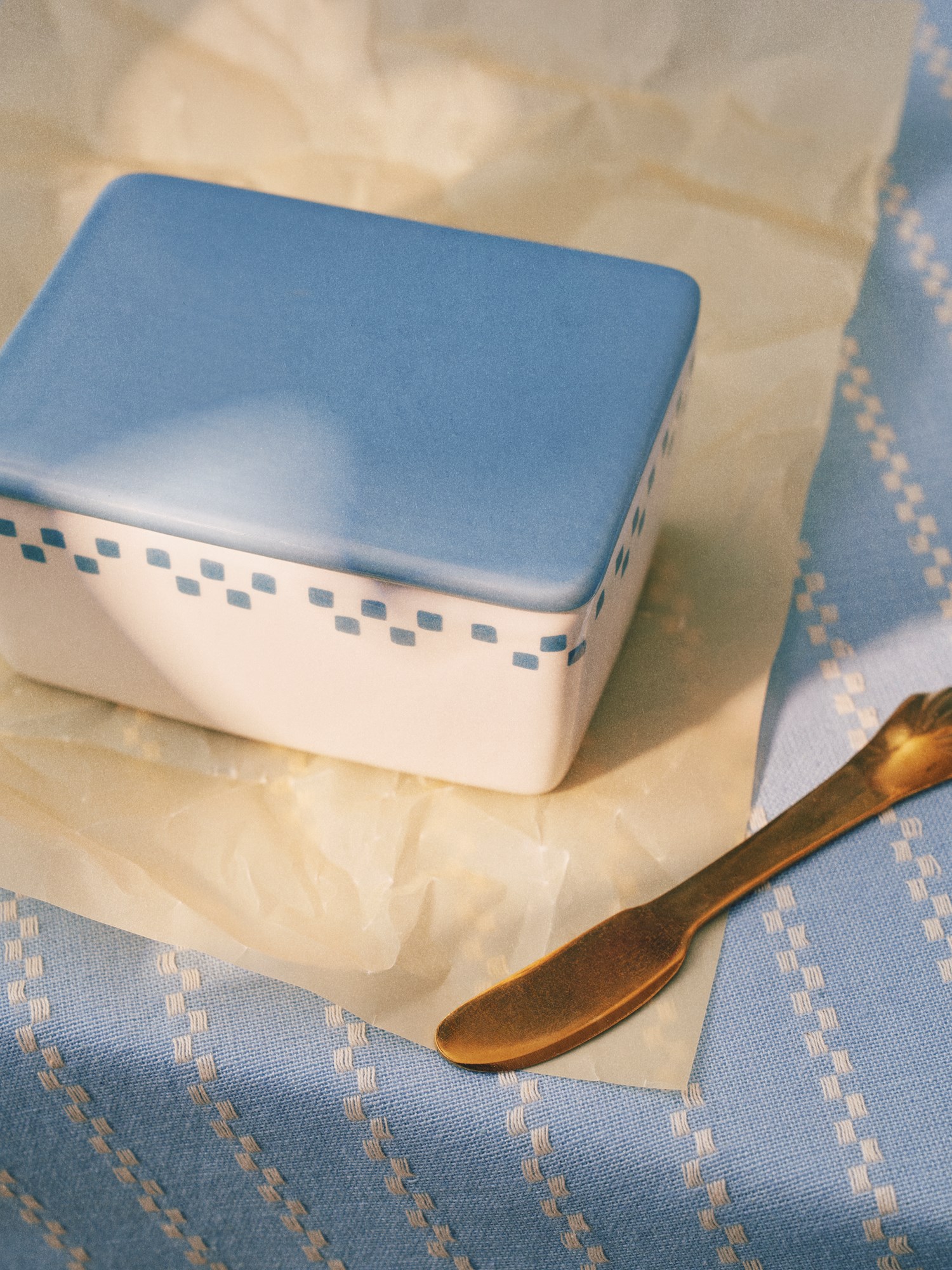 Butter dish