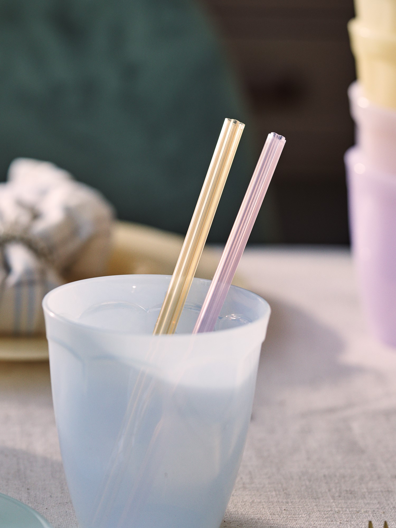 Reusable plastic glasses 4-pack