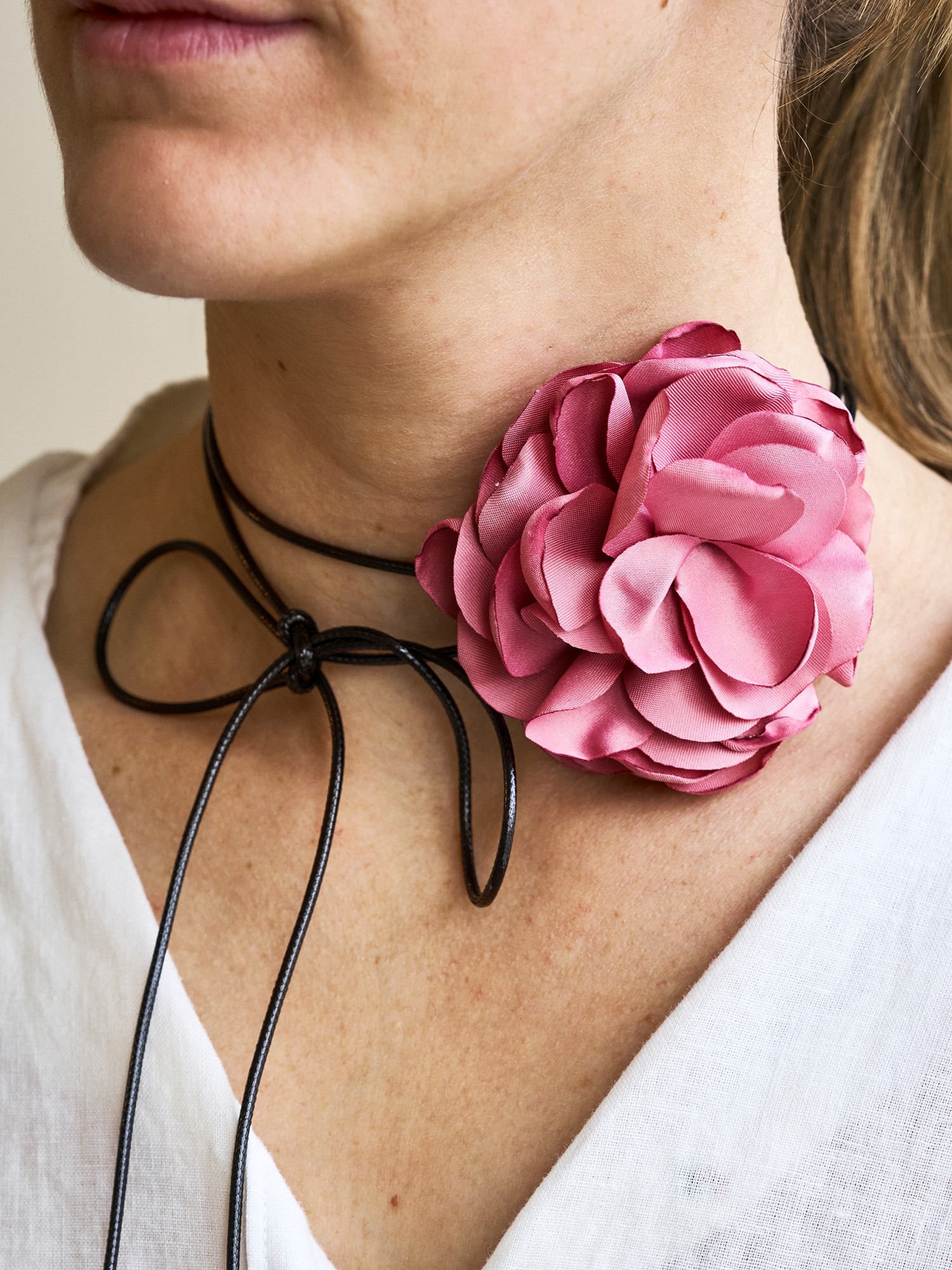 Rose necklace