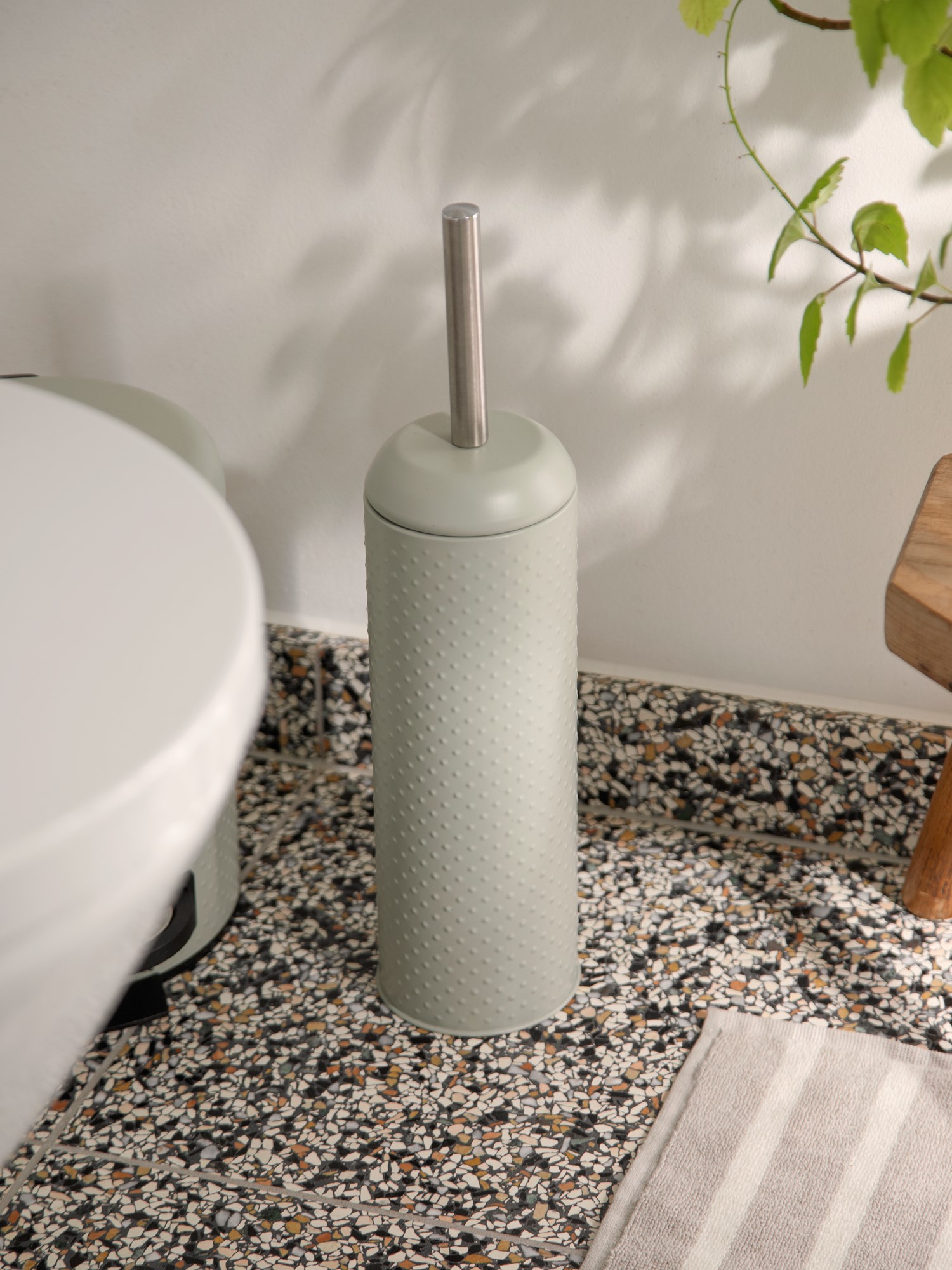 Toilet brush