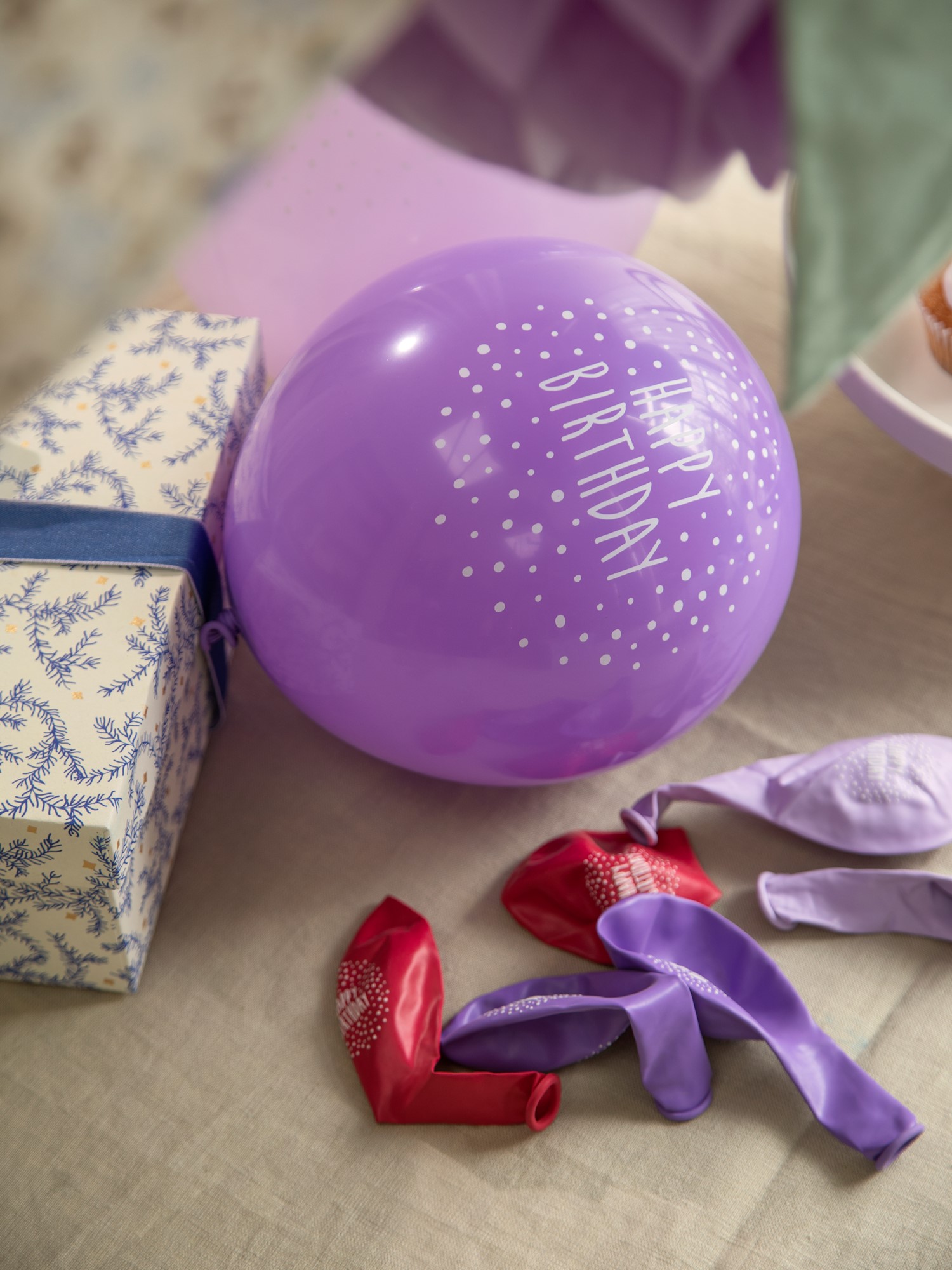 Birthday balloons &Oslash;30