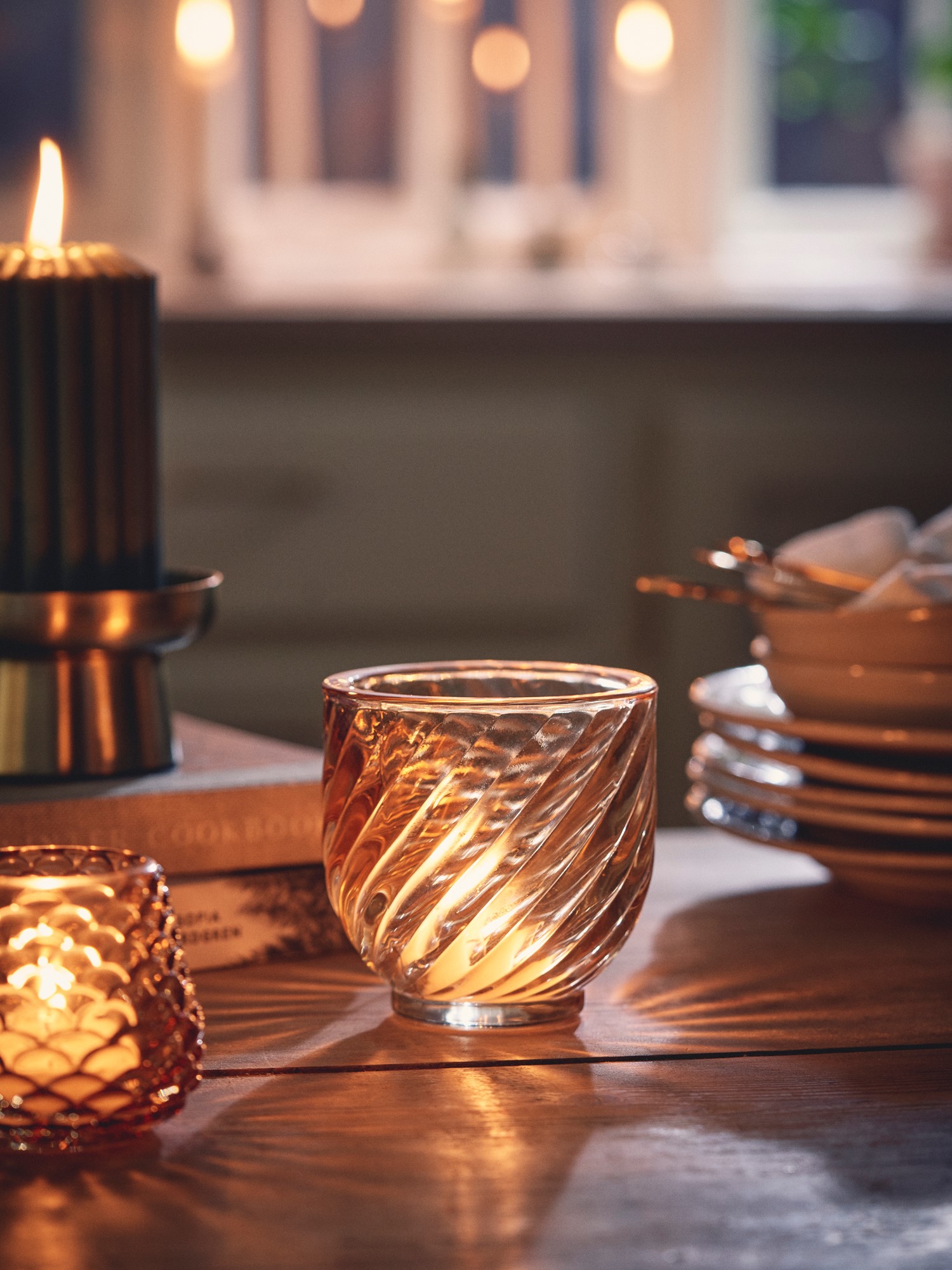 Tealight holder