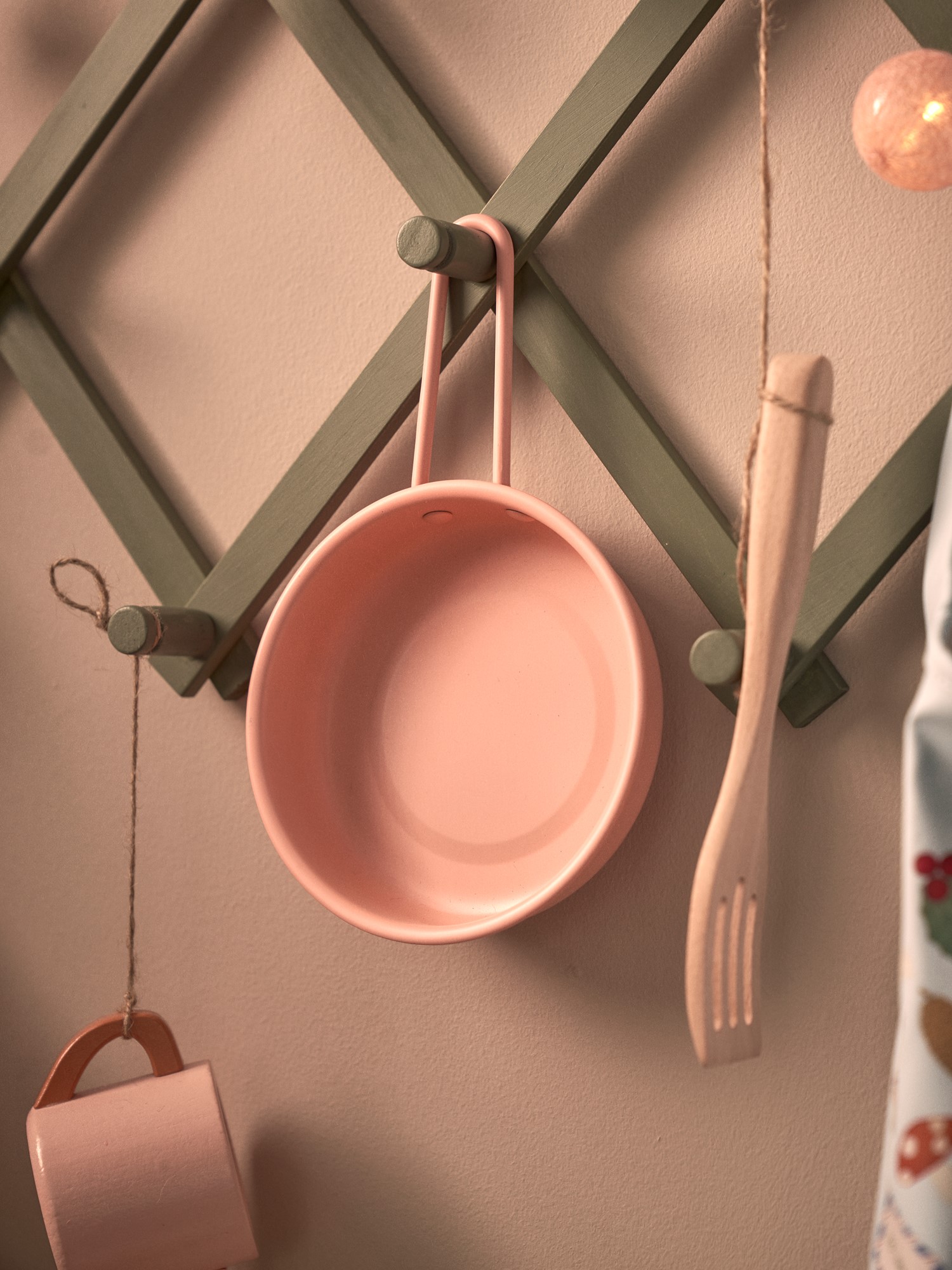 Toy frying pan