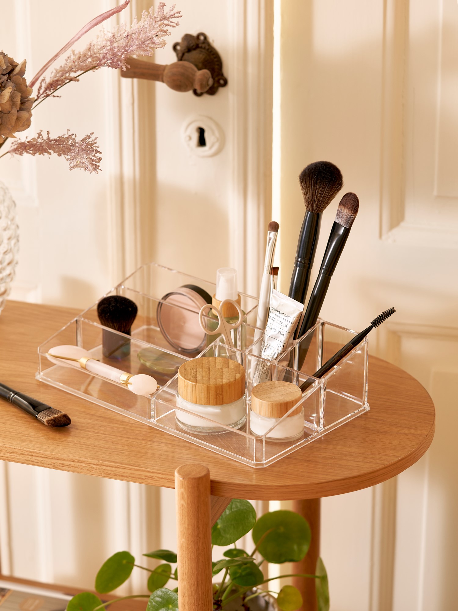 Makeup organiser