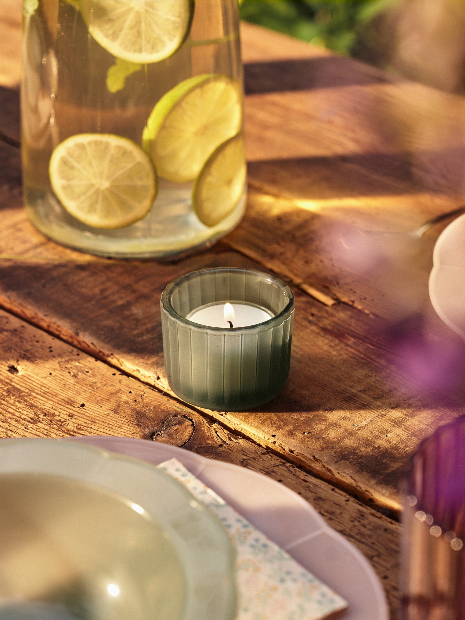 Tealight holder