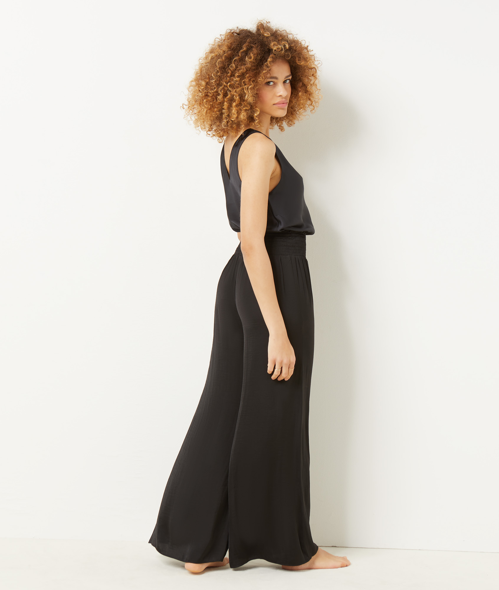 Pantalon satiné coupe évasée