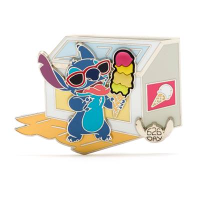 Donald Duck Quacketeer Club Pin