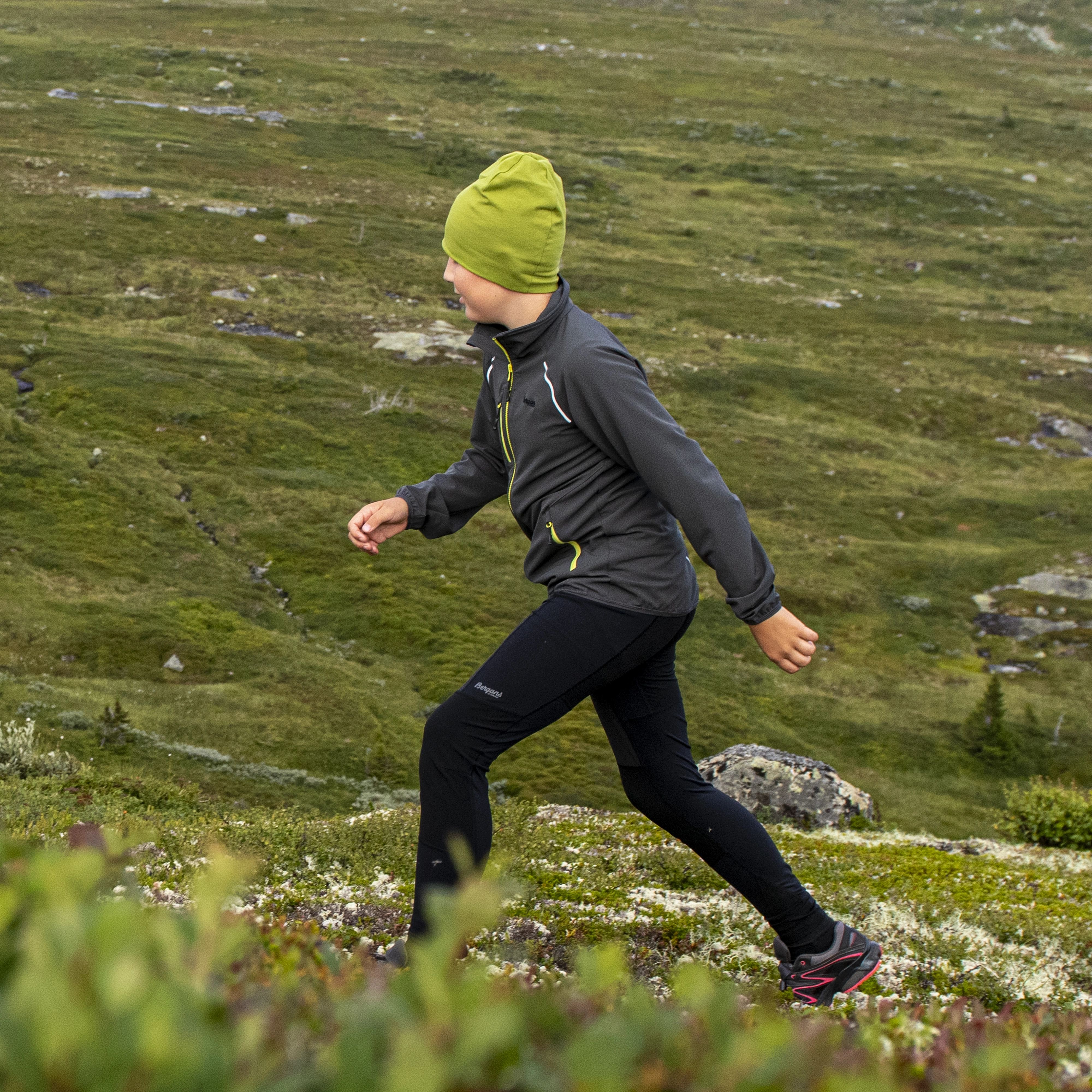 Sjoa Light Softshell Youth Jacket