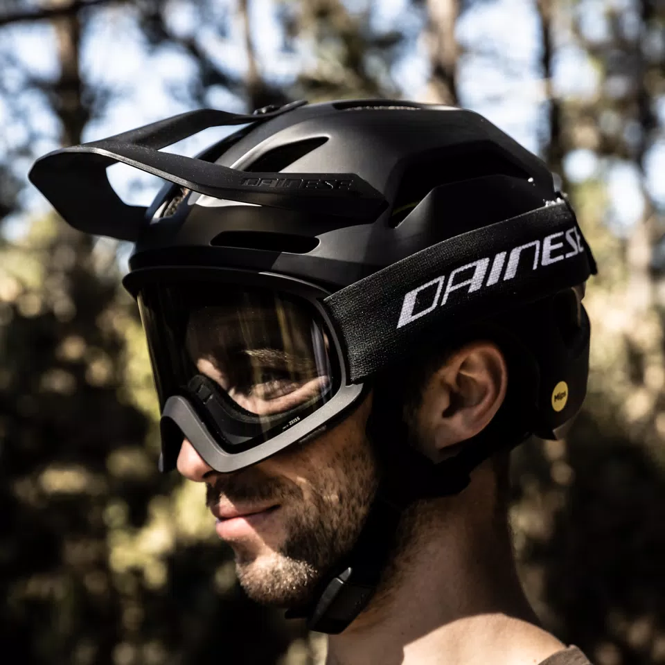 LINEA 03 MIPS - BIKE HELMET