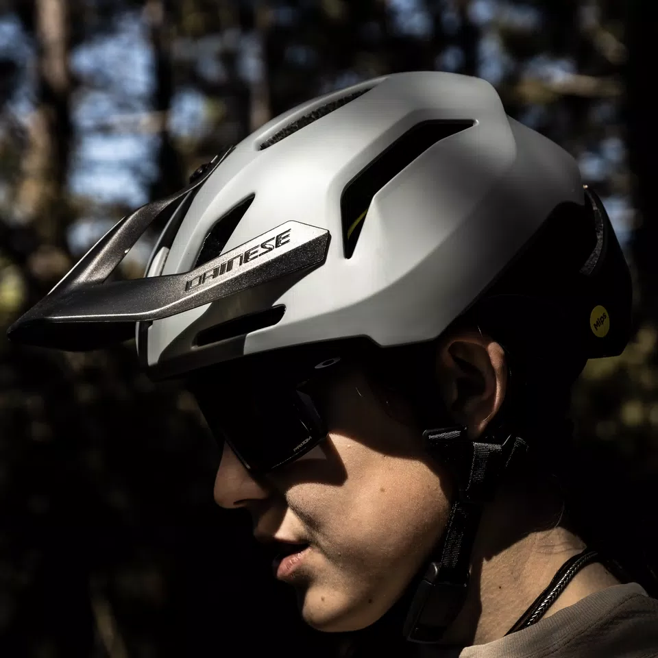 LINEA 03 MIPS - BIKE HELMET