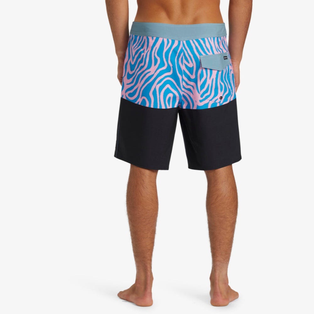 Quiksilver Surfsilk Straight Leg 19" Boardshorts - Men