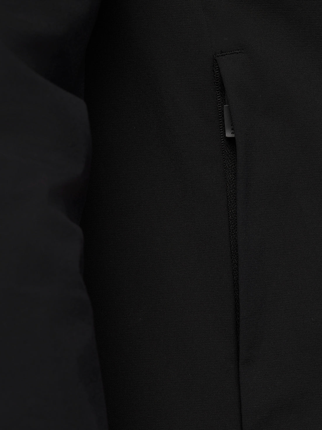 Adapt Training Wind Jacket - Black
