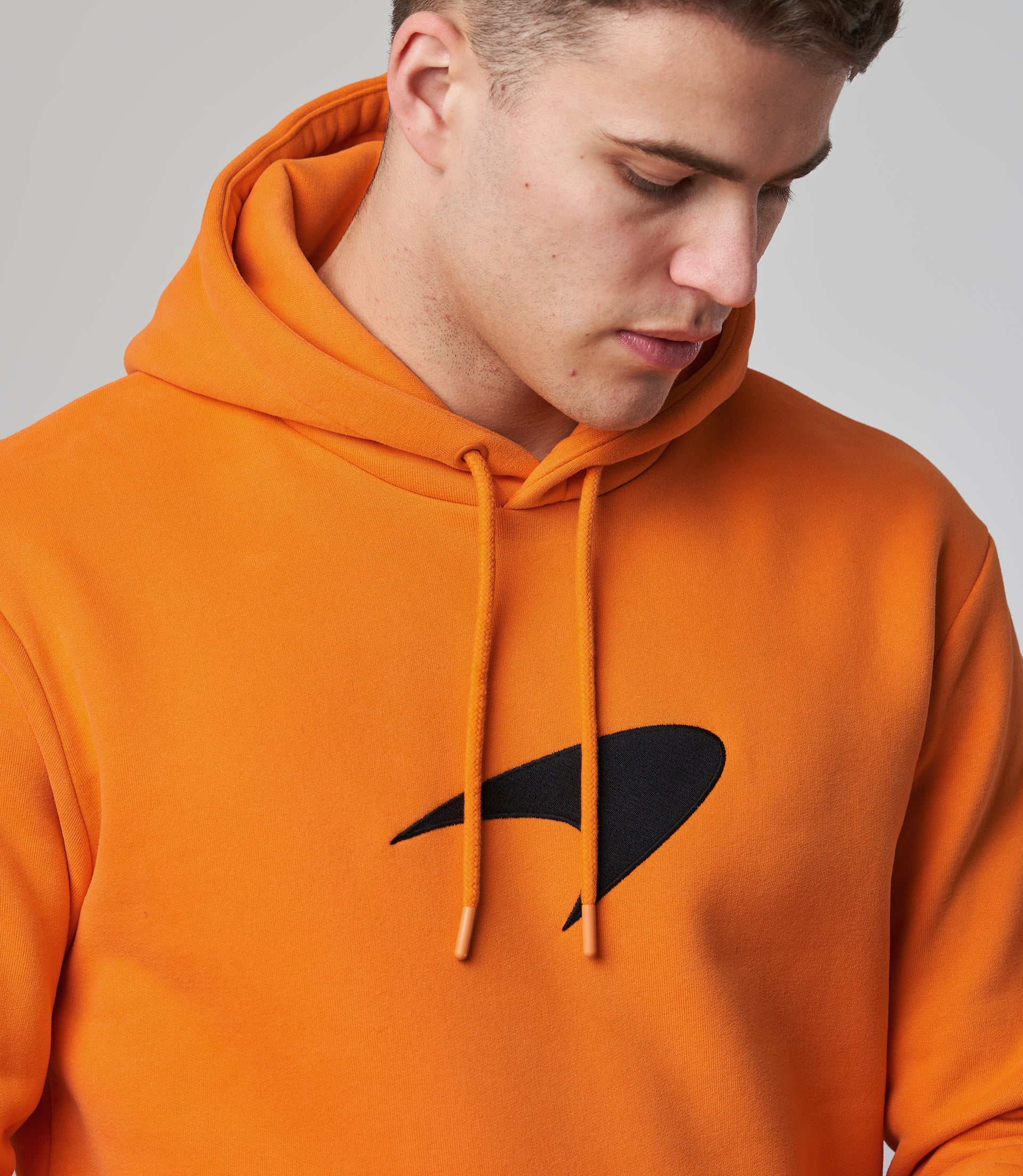 MENS TEAM CORE ESSENTIALS LOGO HOODIE - PAPAYA