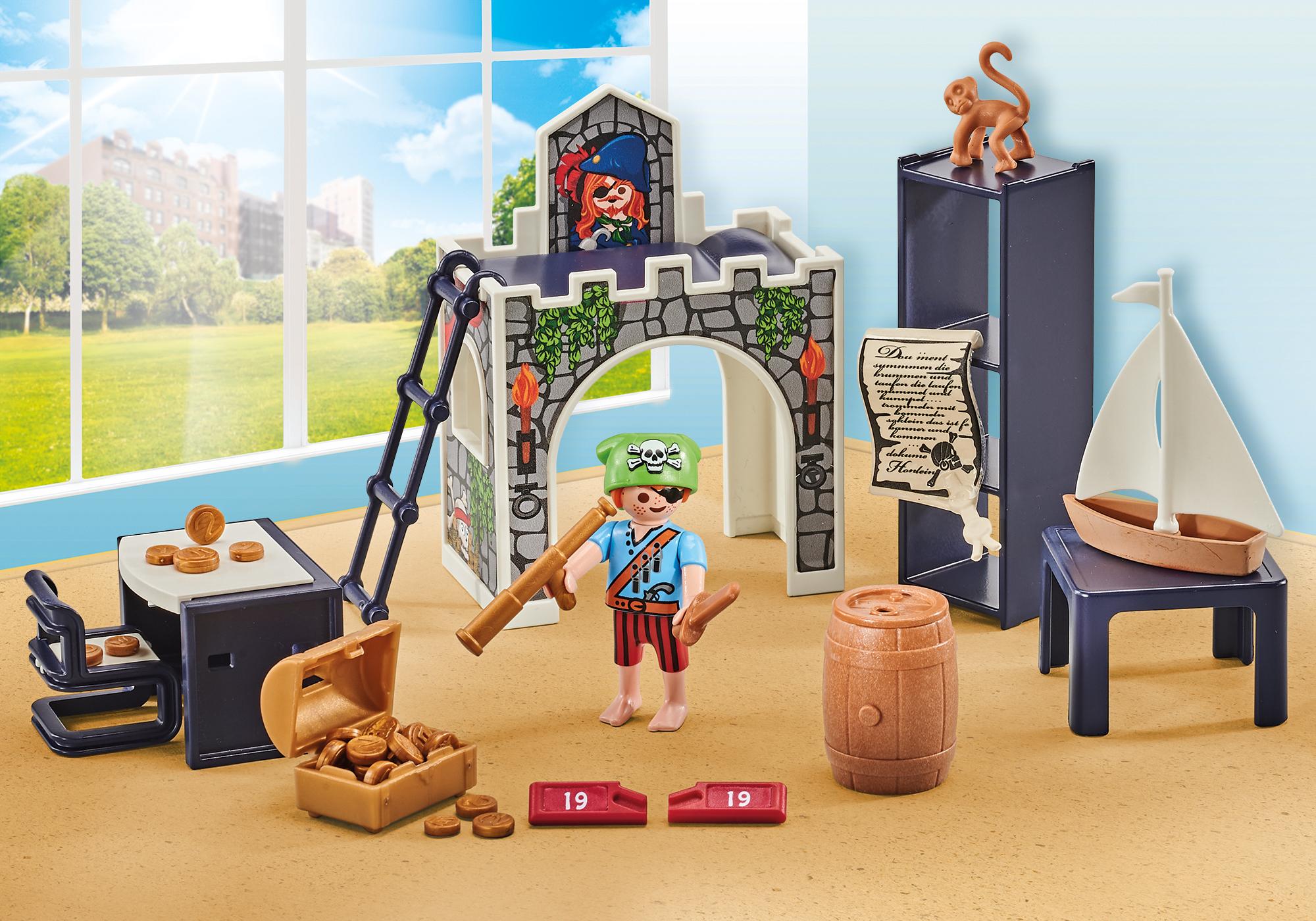 pirate's room