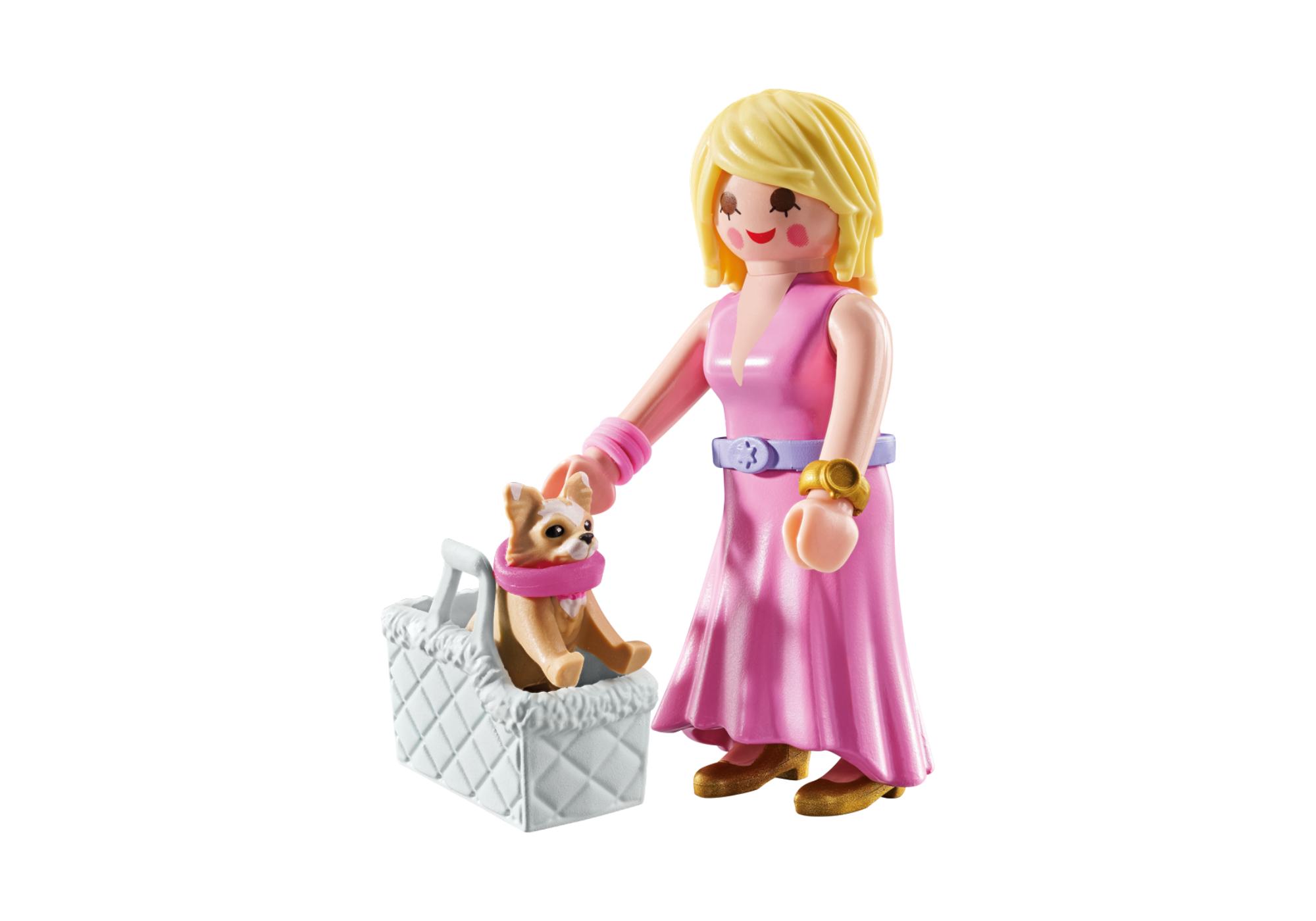 It-Girl with Chihuahua