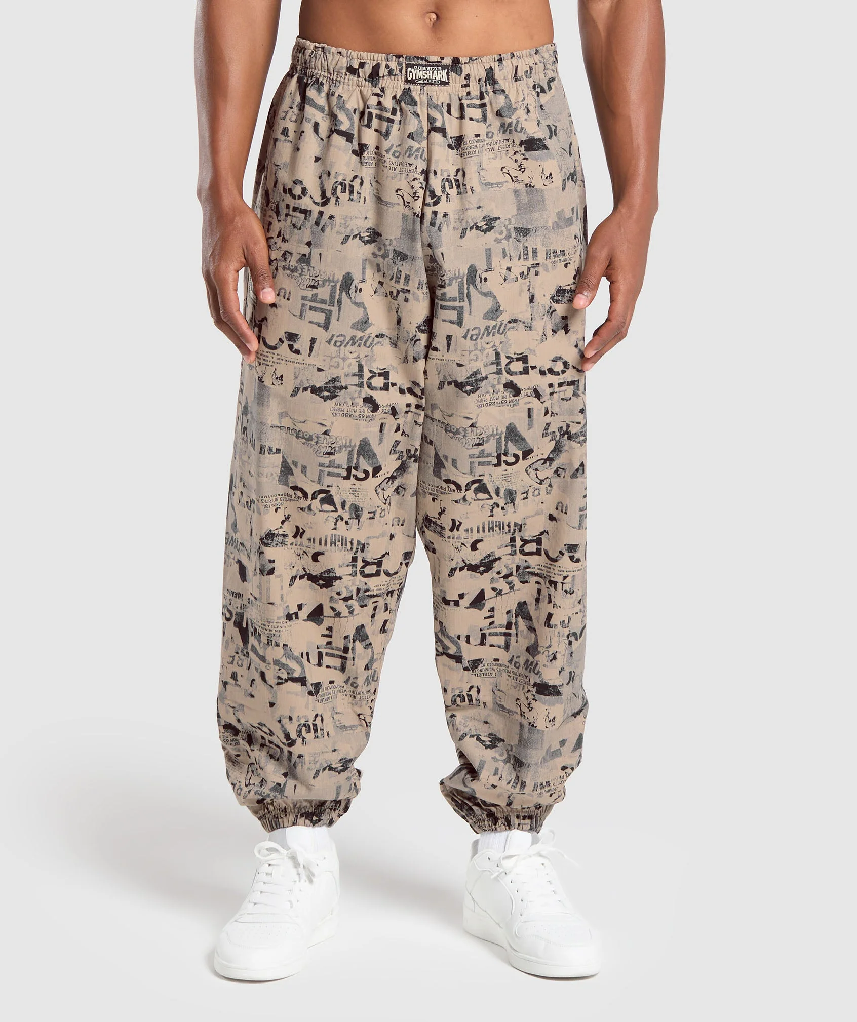 Gymshark Lifting Oversized Printed Woven Pants - Cement Brown