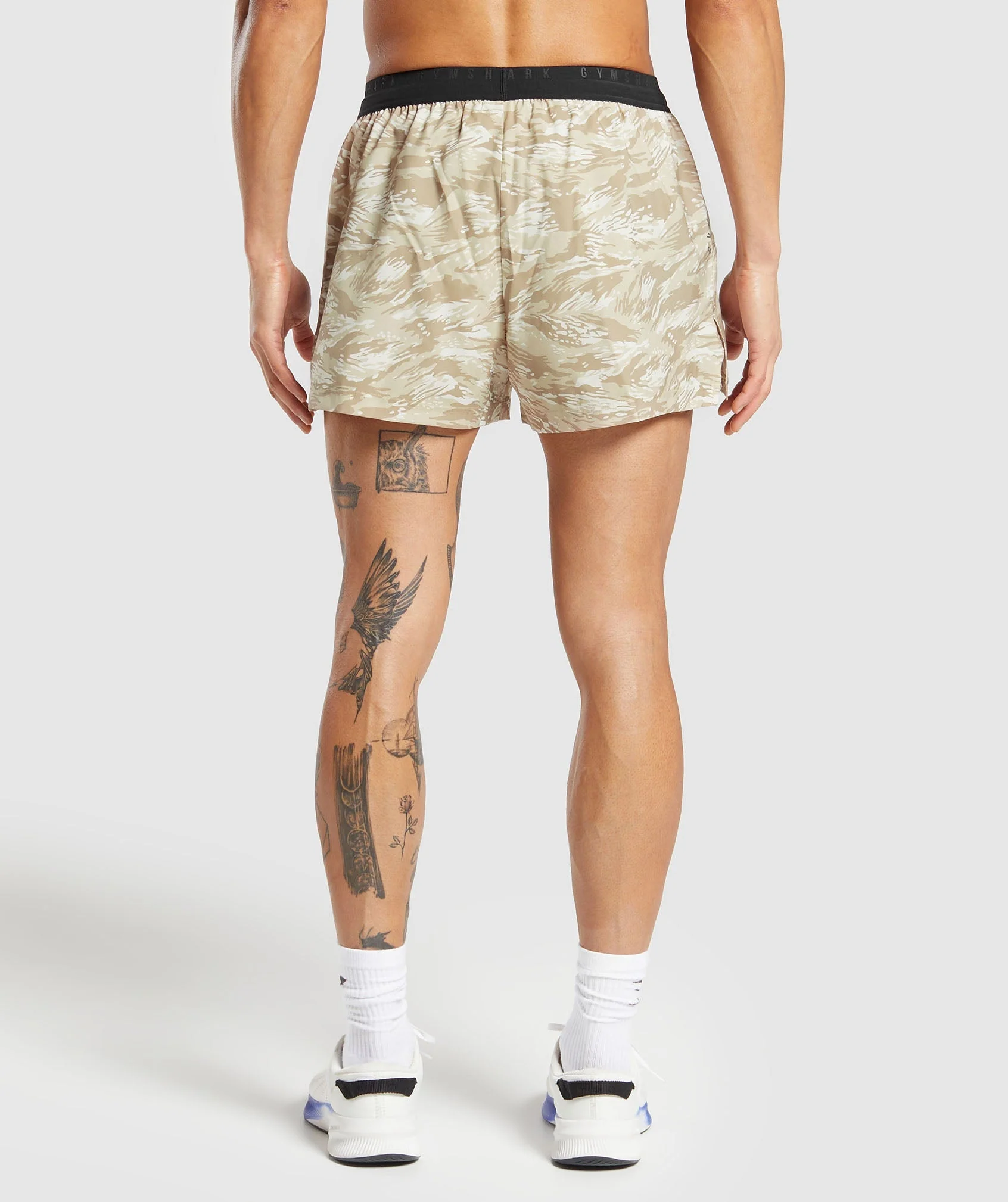 Gymshark Sport Printed Run 3 Shorts - Ecru White