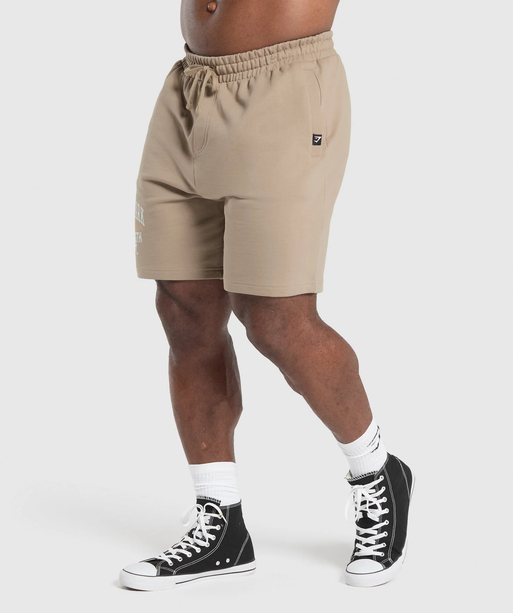 Gymshark Trophy Graphic Shorts - Cement Brown