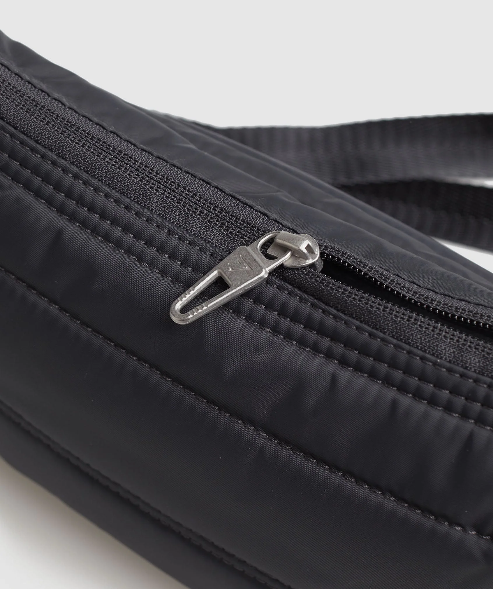 Gymshark Premium Lifestyle Shoulder Bag - Onyx Grey