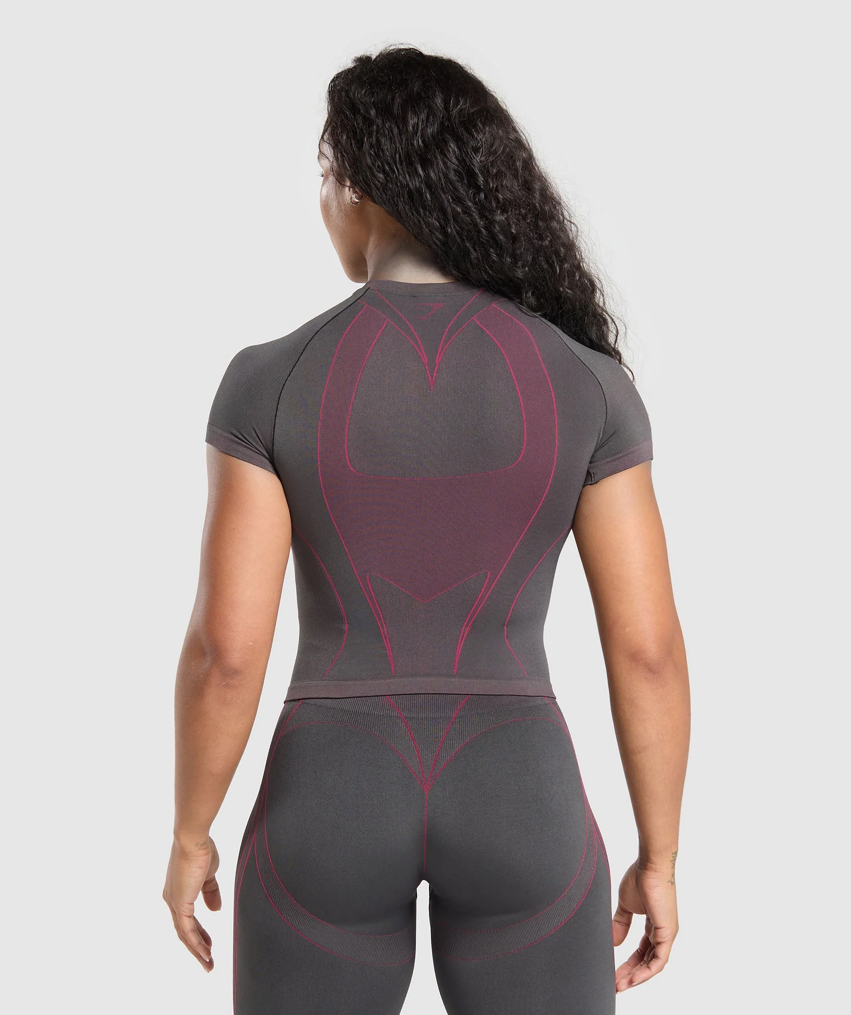 Gymshark Apex Contrast T-Shirt - Asphalt Grey/Build Pink