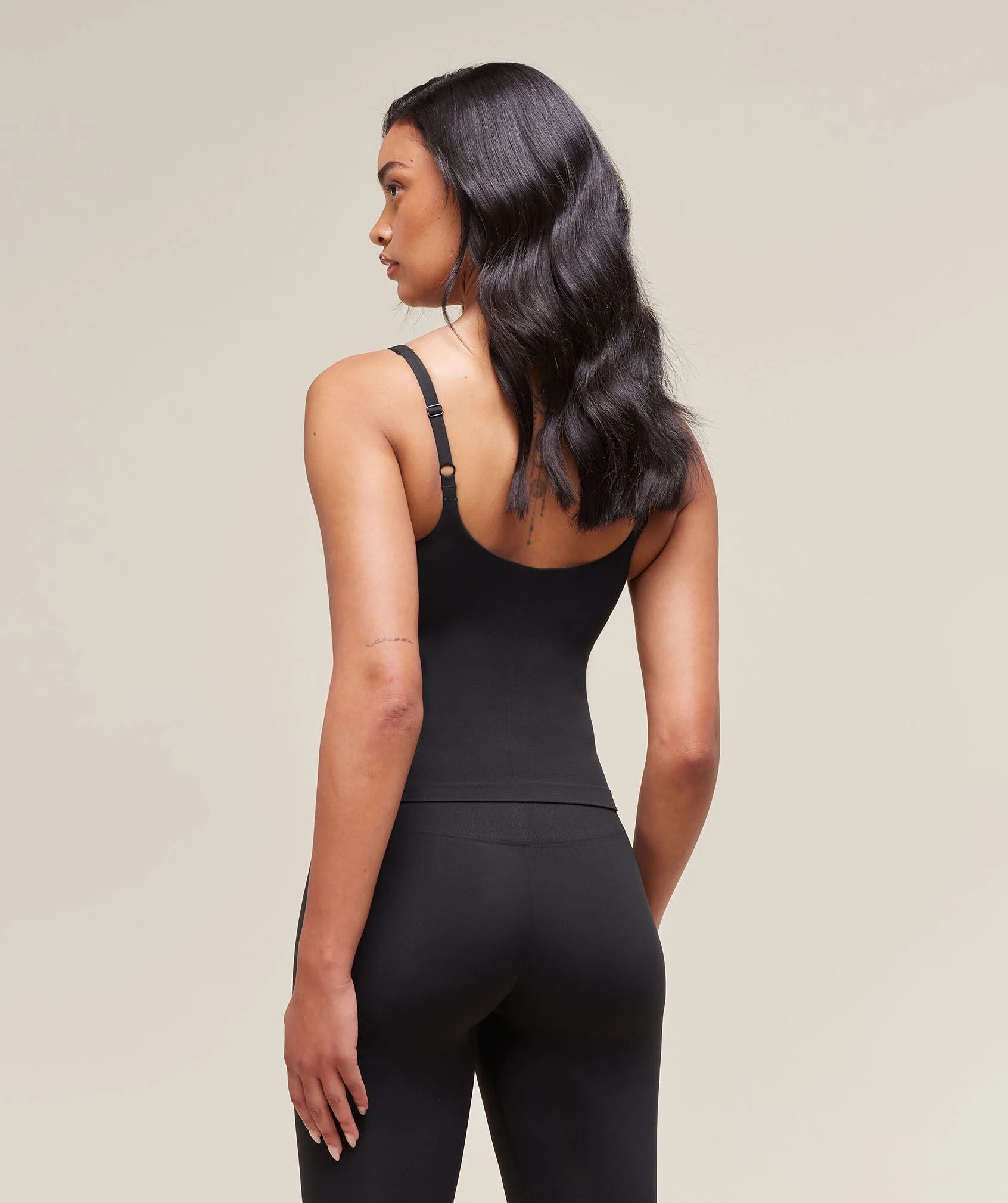 Gymshark Soft Sculpt Tank With Shelf - Black