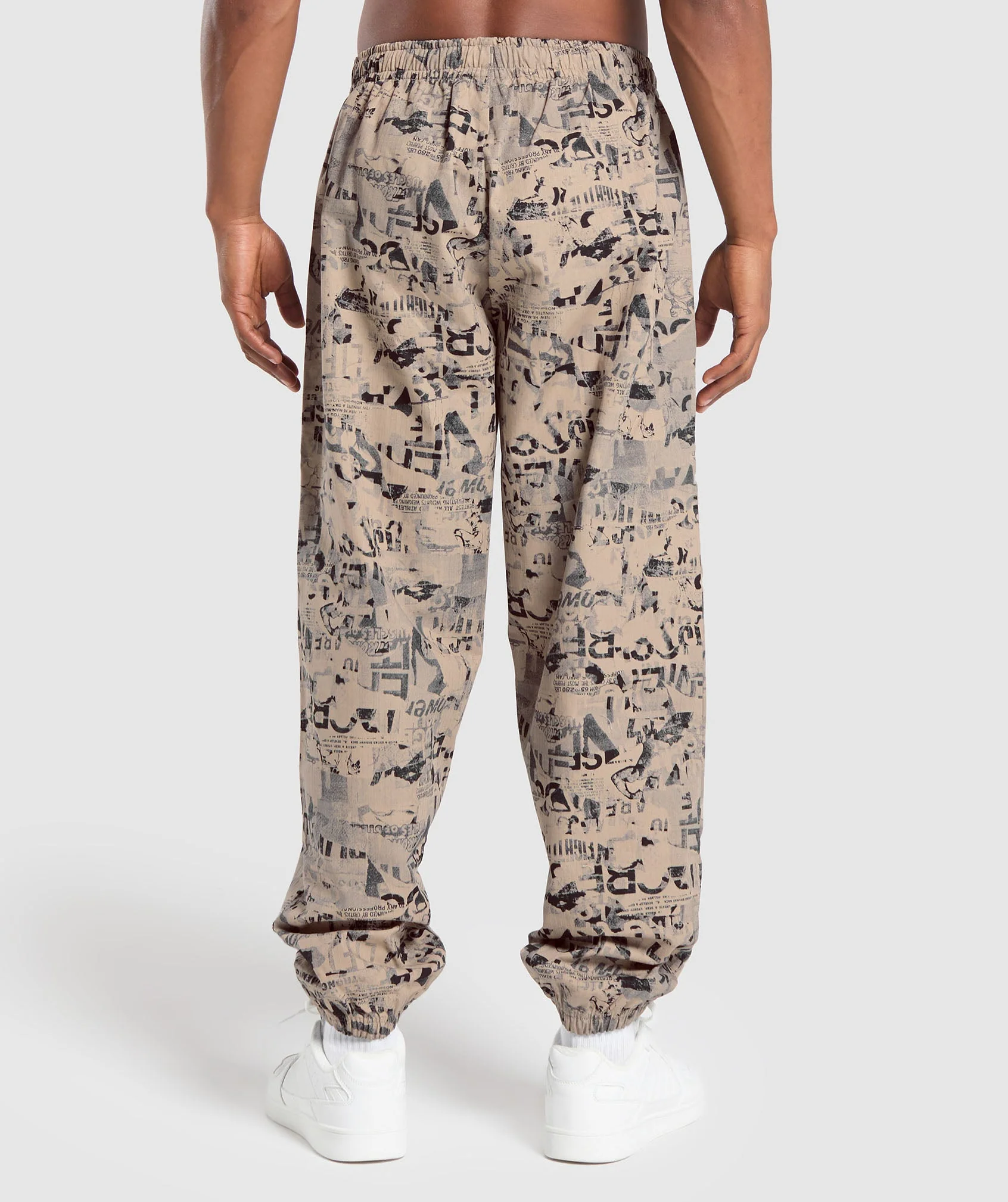 Gymshark Lifting Oversized Printed Woven Pants - Cement Brown