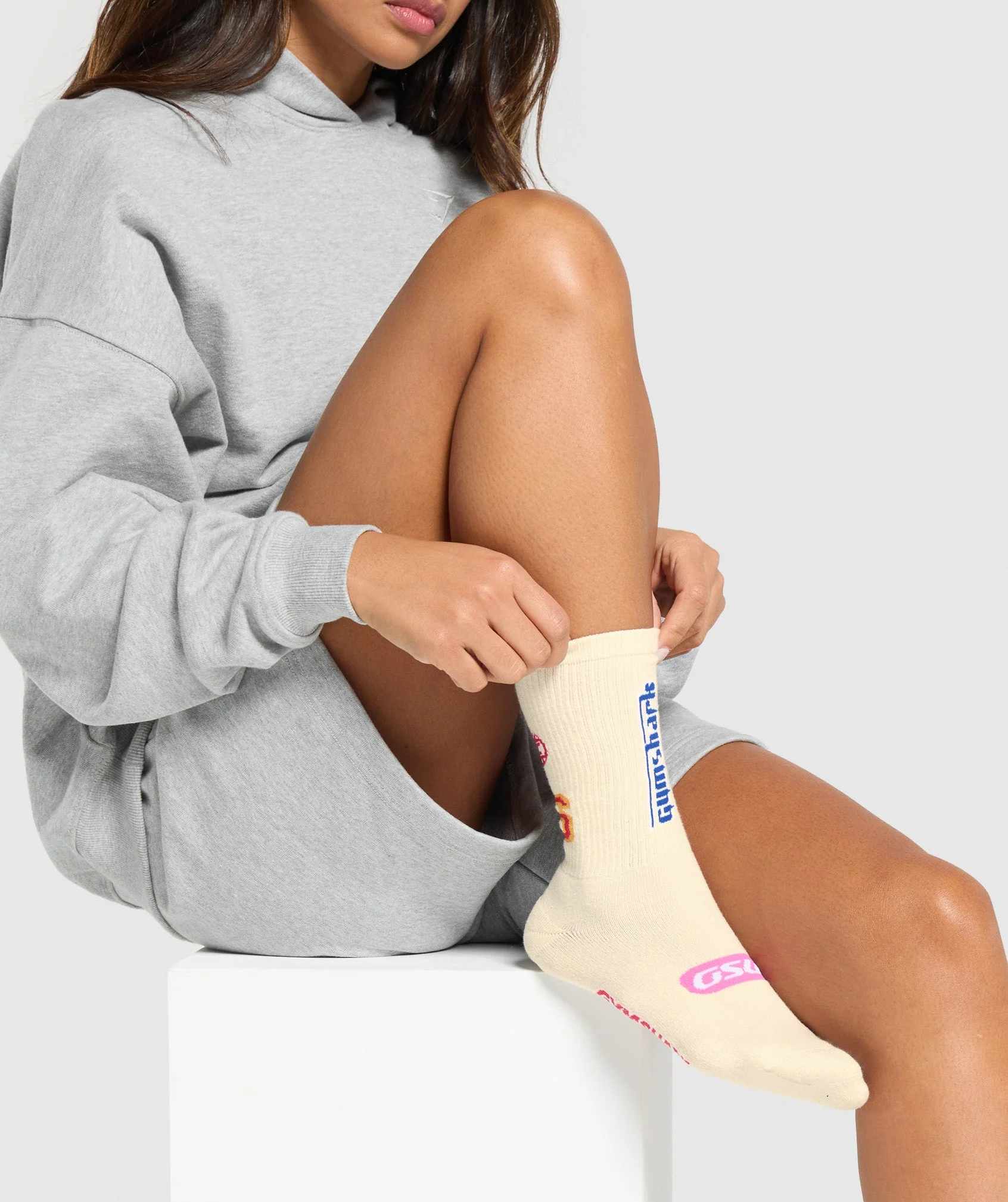 Gymshark Graphic Track Crew Single - Ecru White
