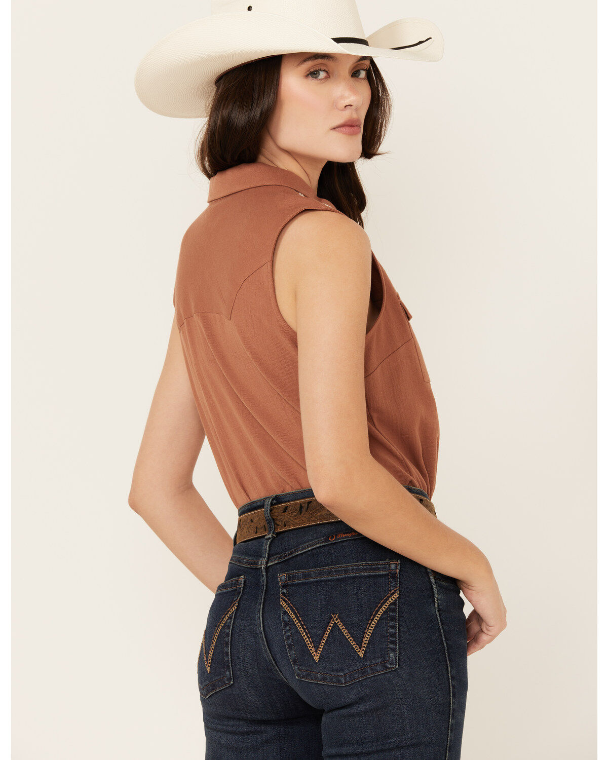 Shyanne Women's Western Embroidered Sleeveless Button-Down Western Shirt