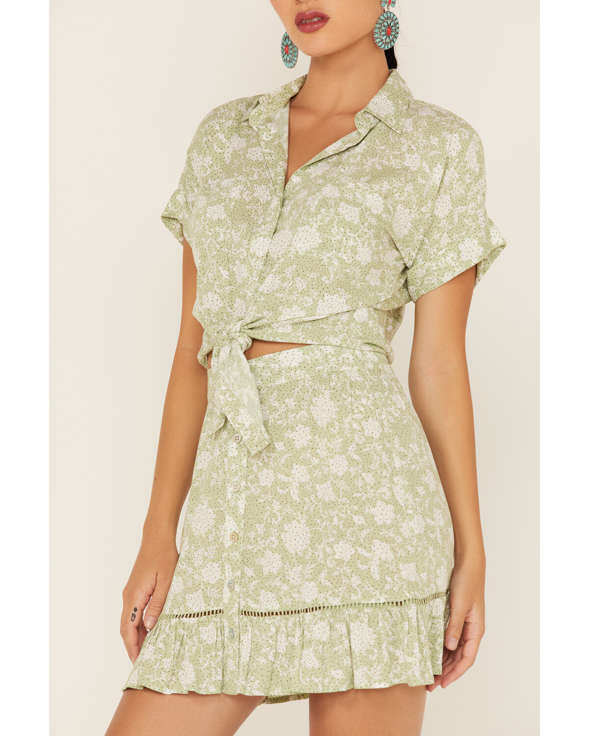 Shyanne Women's Floral Print Tie Front Short Sleeve Button Shirt