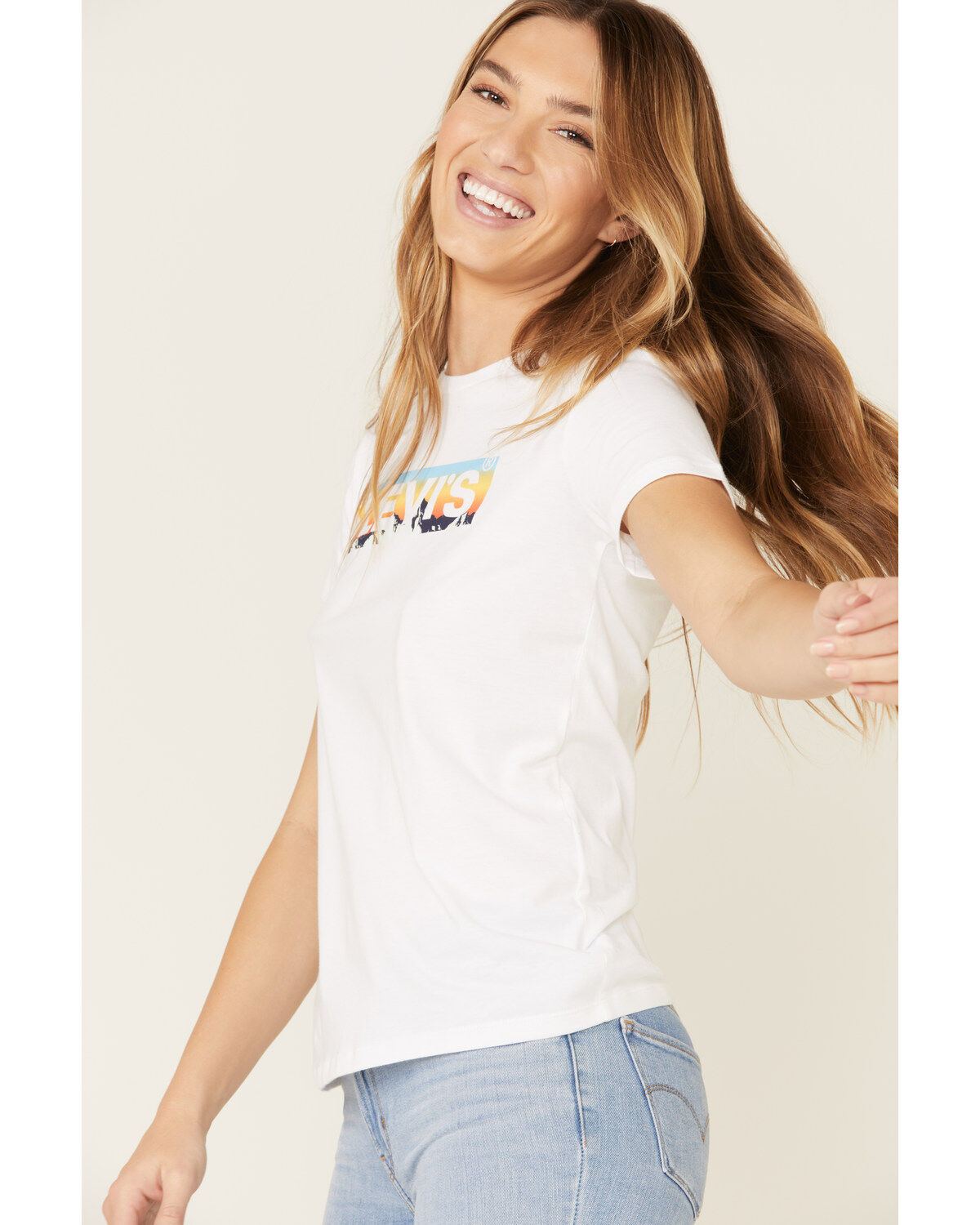 Levi's Women's White Sunset Logo Graphic Tee