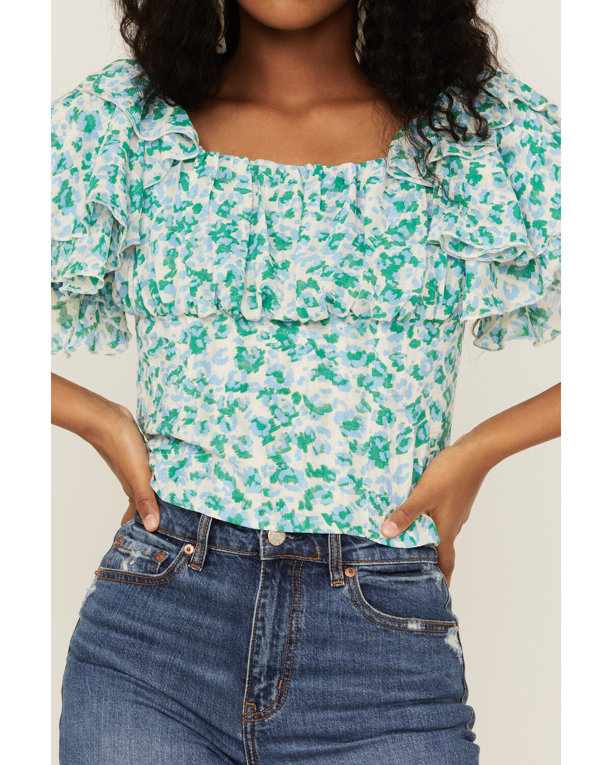 Molly Bracken Women's Floral Pattern Ruffle Sleeve Top