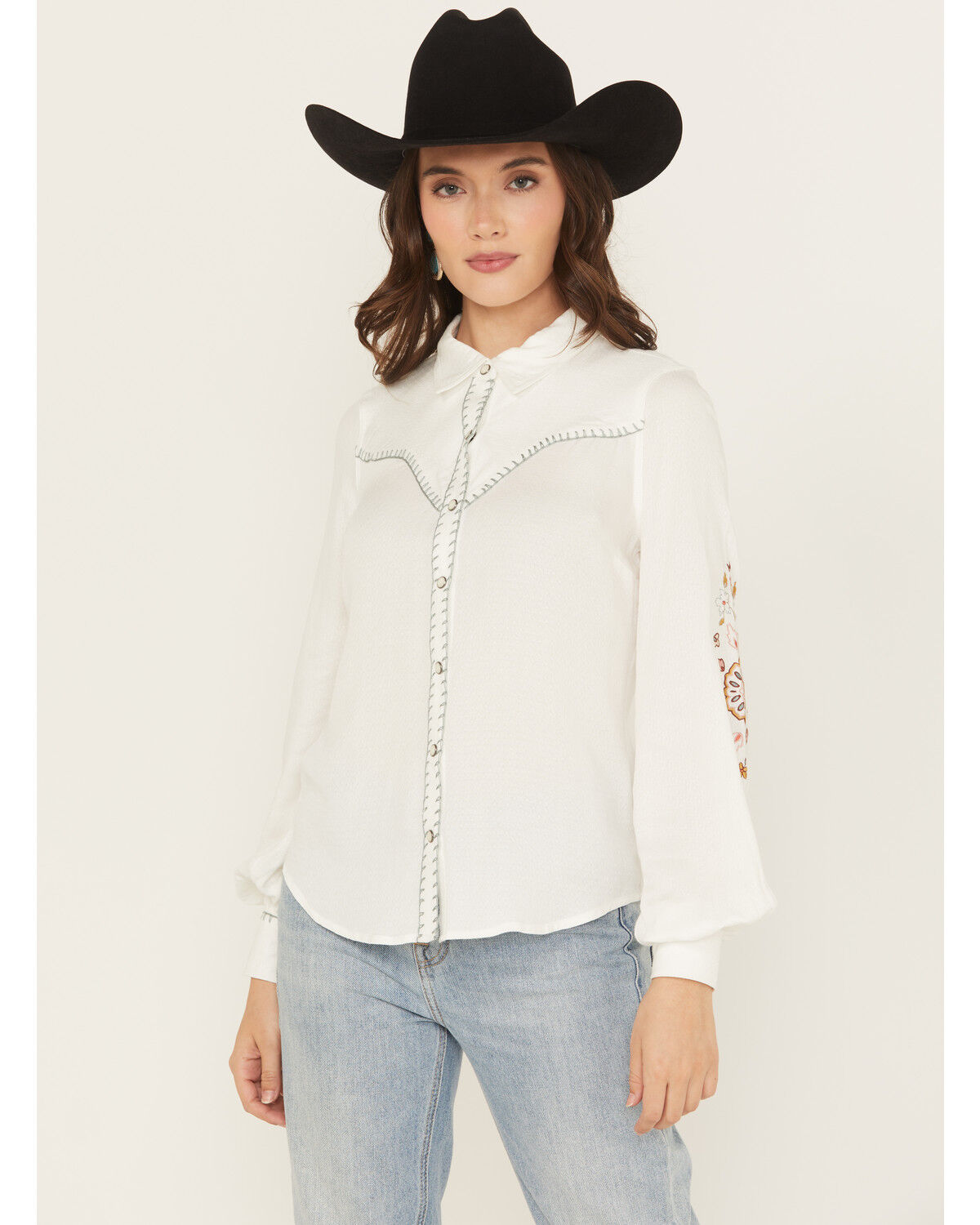Shyanne Women's Embroidered Long Sleeve Snap Western Shirt