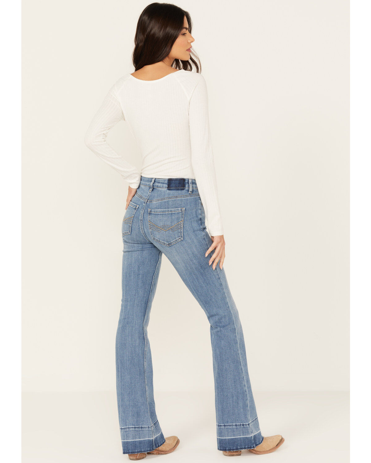 Idyllwind Women's Atwood Light Wash Rebel Mid Rise Stretch Bootcut Jeans