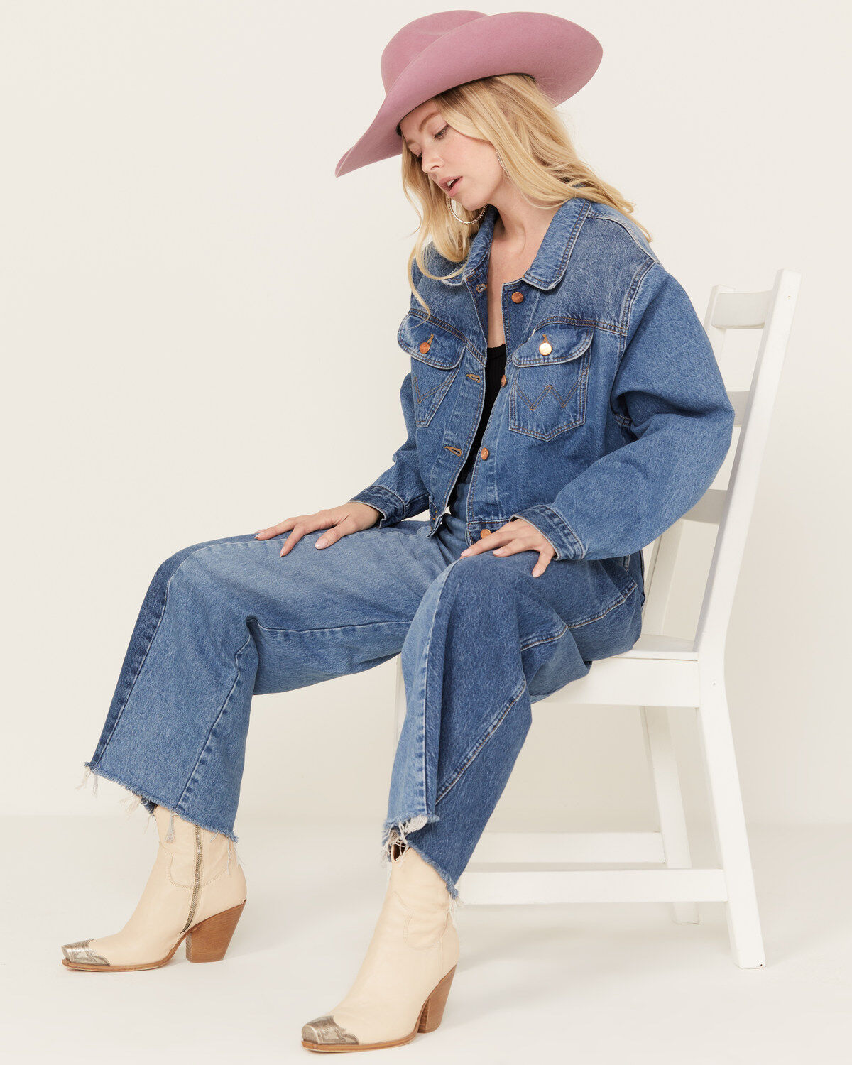 Wrangler Women's Medium Wash Cowboy Cropped Denim Jacket