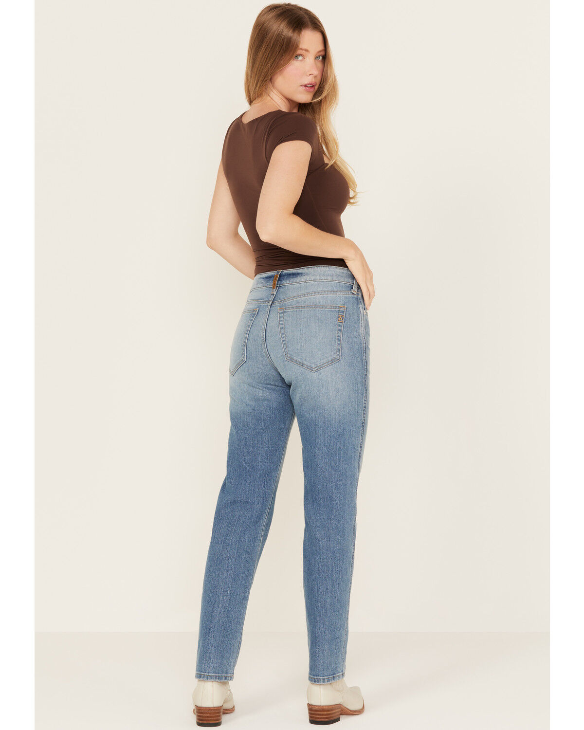 Ariat Women's Bridle Medium Wash High Rise Slim Straight Stretch Denim Jeans