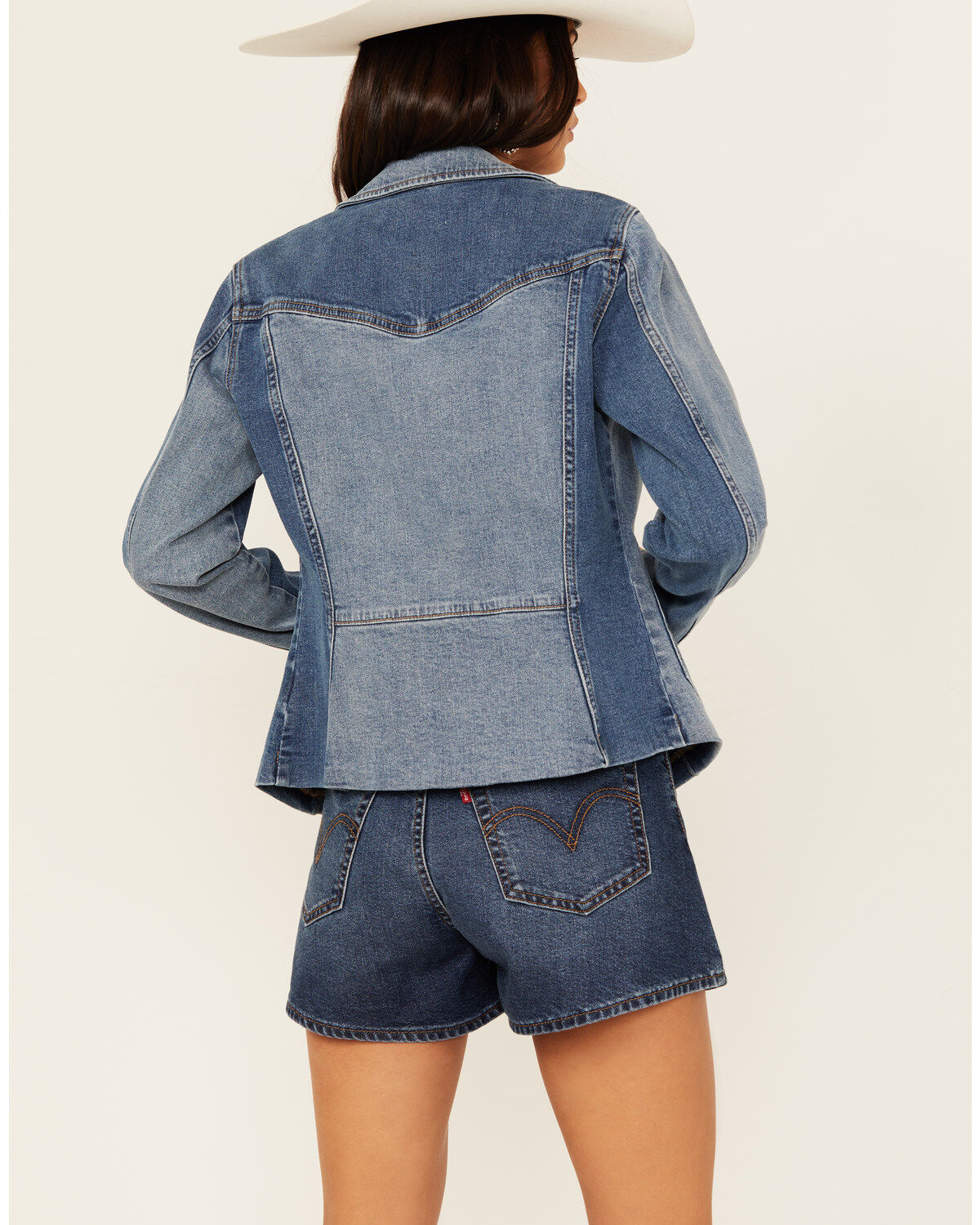 Shyanne Women's Oasis Medium Wash Denim Blocked Comfort Stretch Blazer