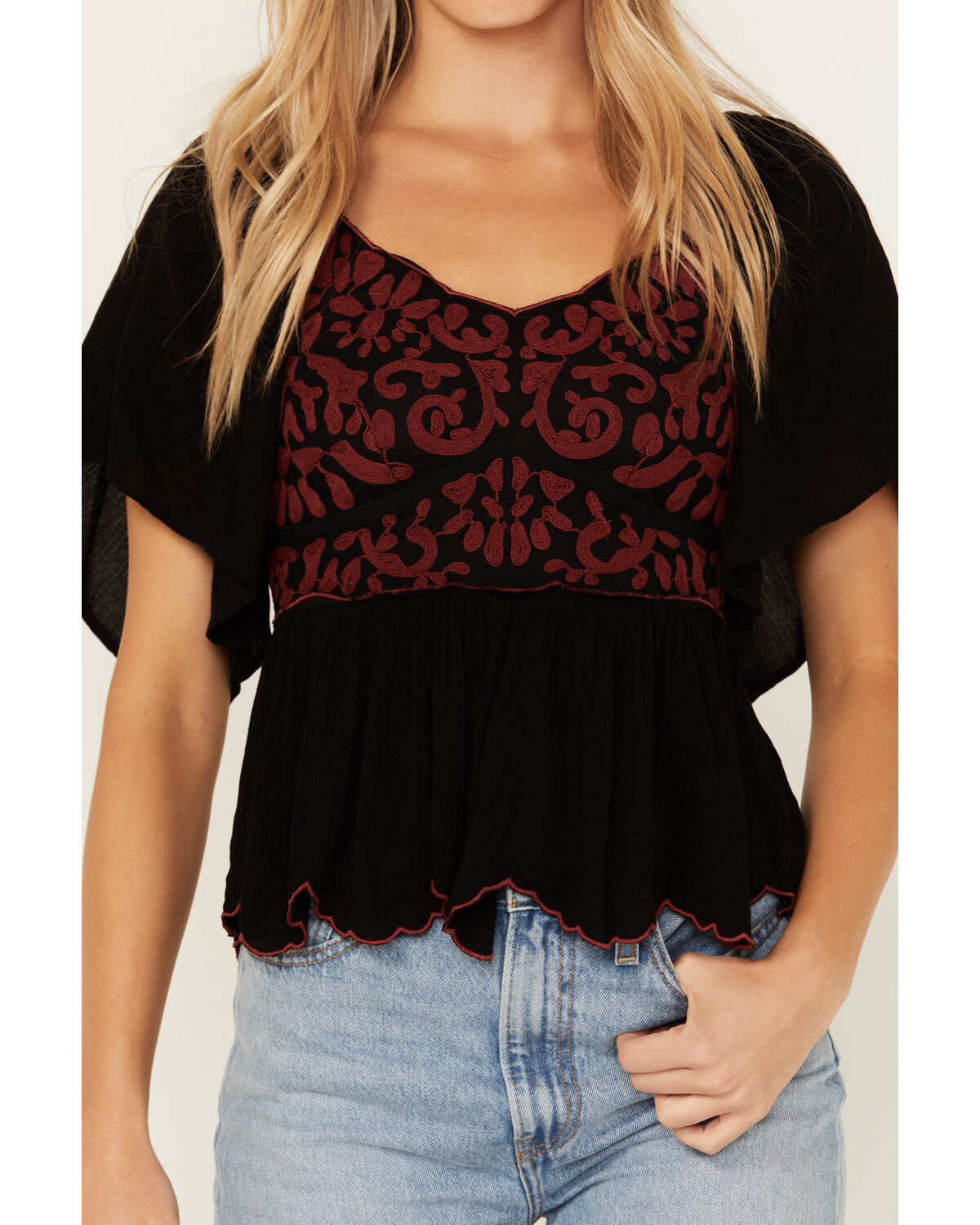 Shyanne Women's Embroidered Flutter Sleeve Top