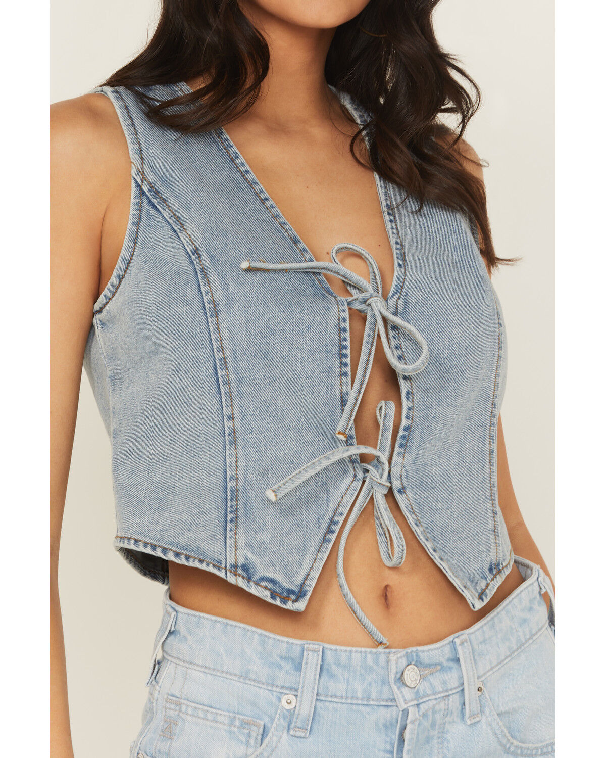 26 International Women's Light Wash Tie-Front Denim Vest